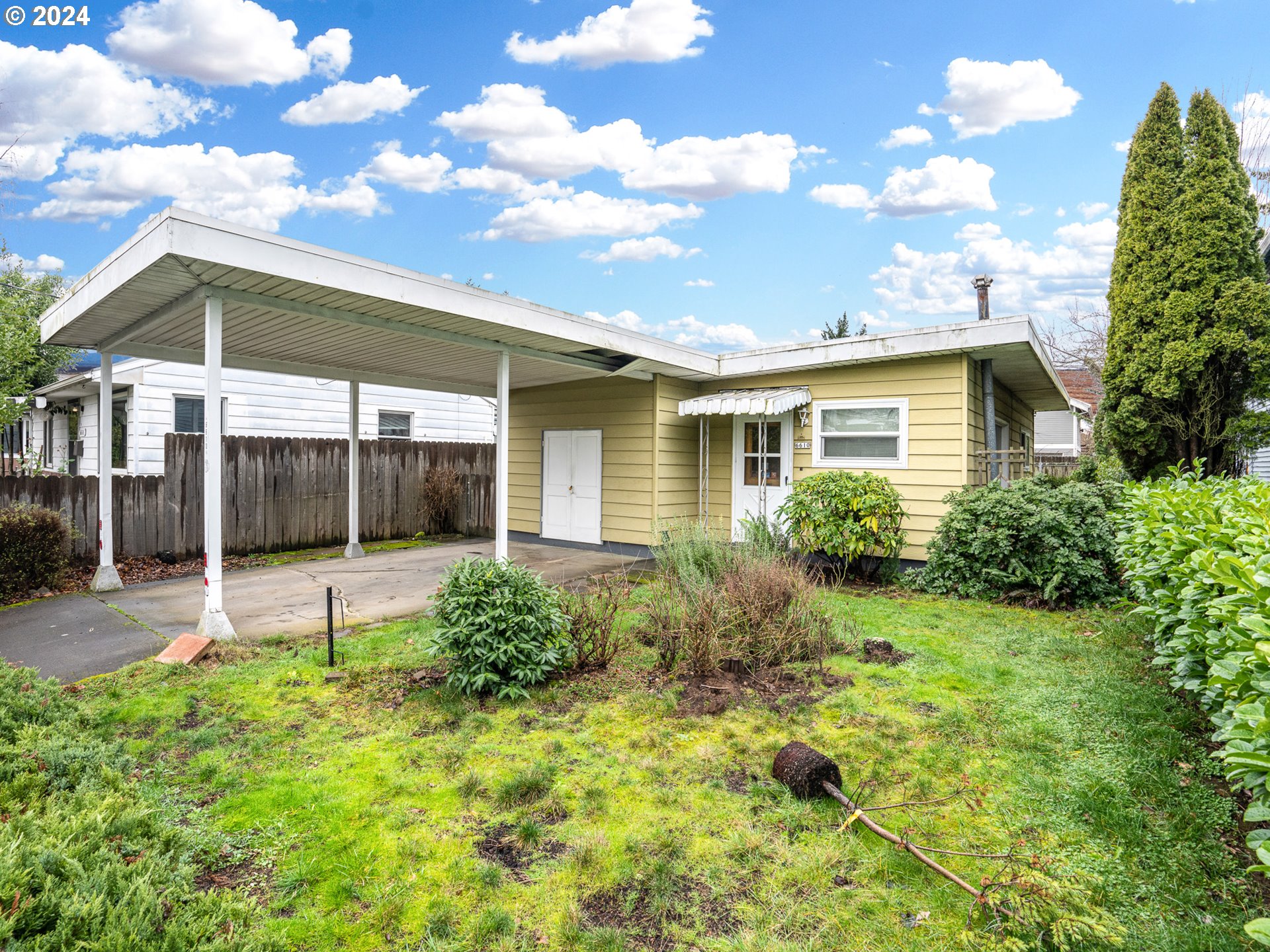 6610 SE WOODSTOCK BLVD