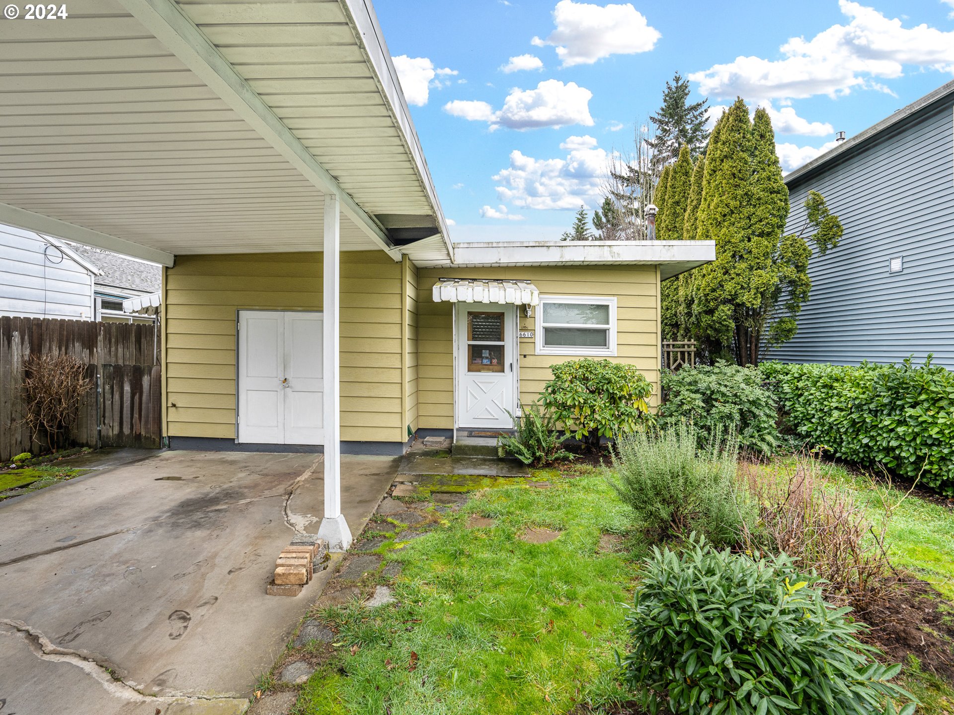 6610 SE WOODSTOCK BLVD