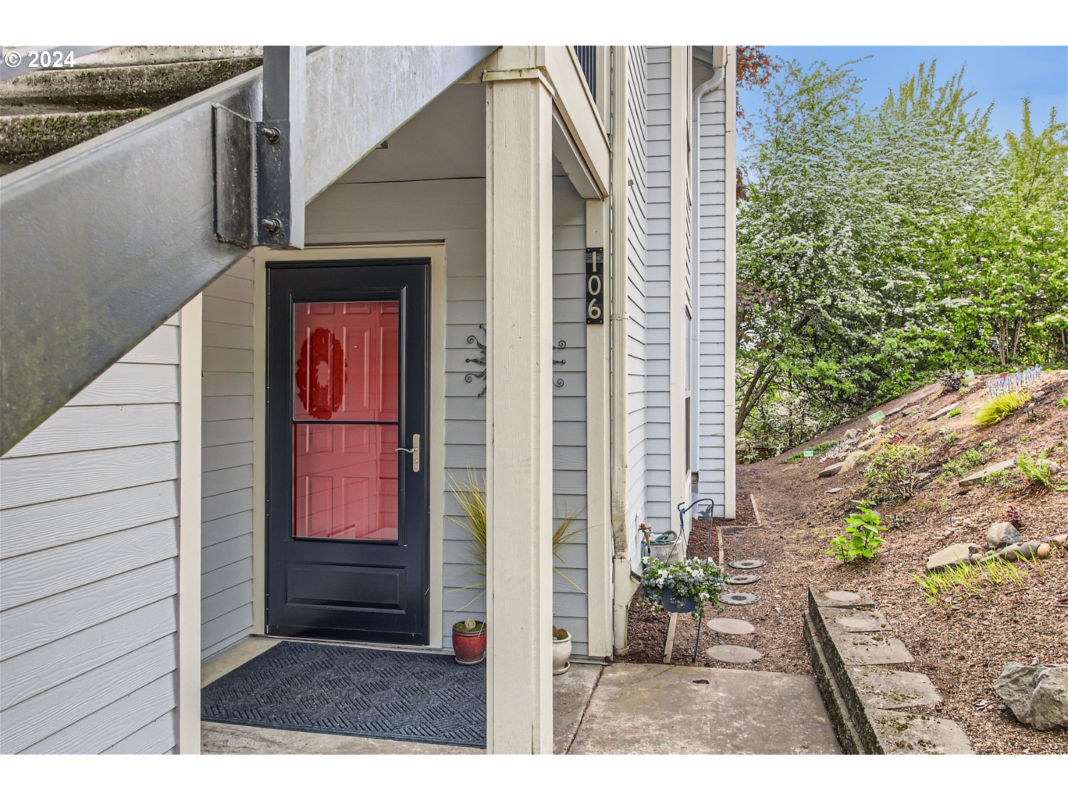 86 KINGSGATE RD D106