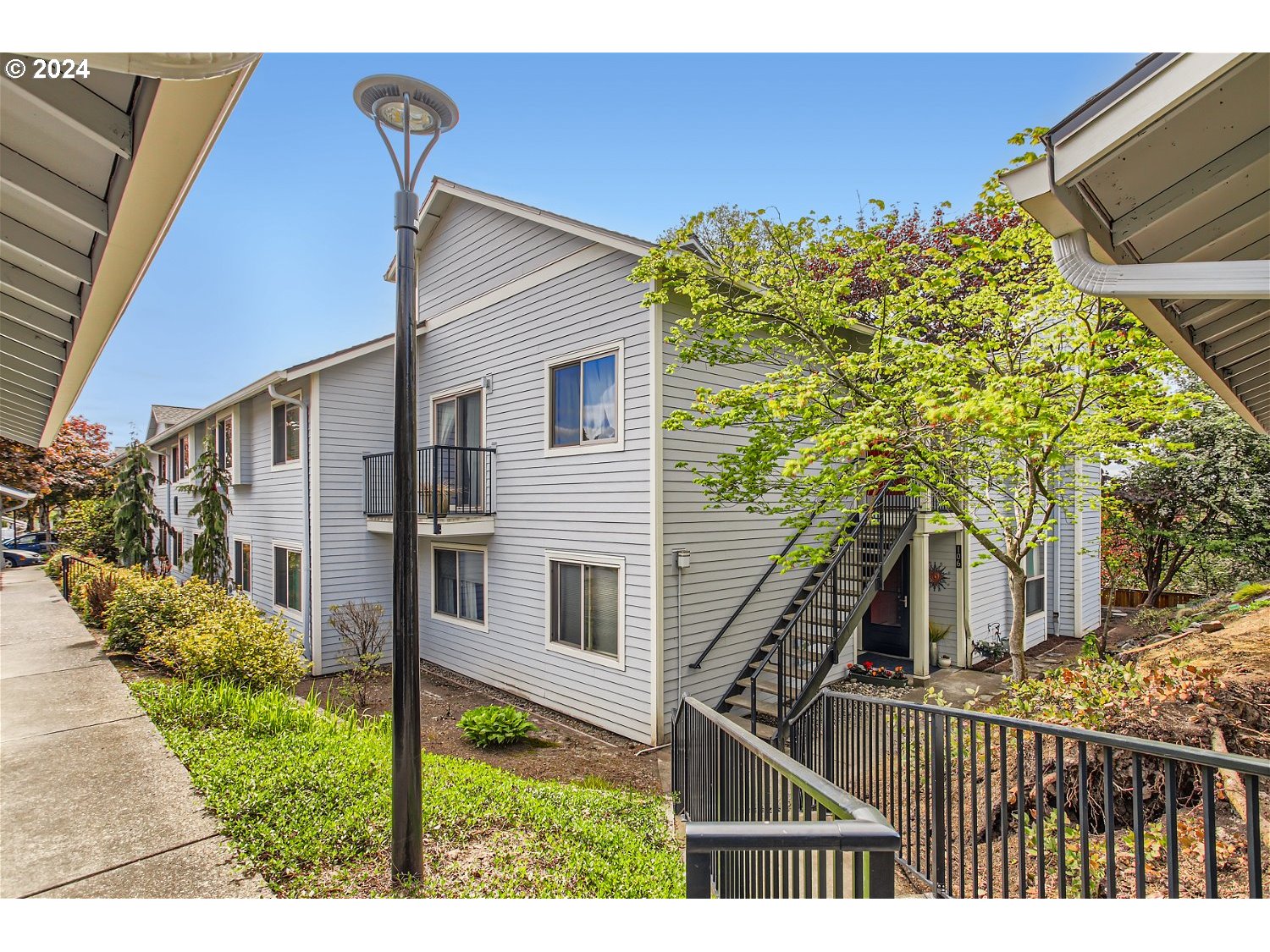 86 KINGSGATE RD D106