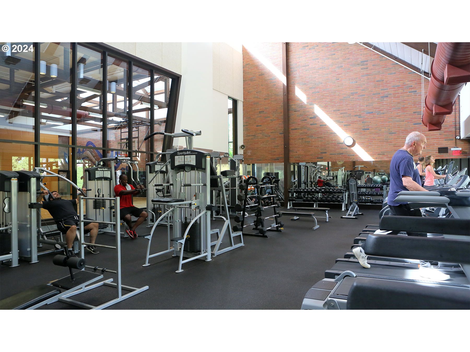 86 KINGSGATE RD D106