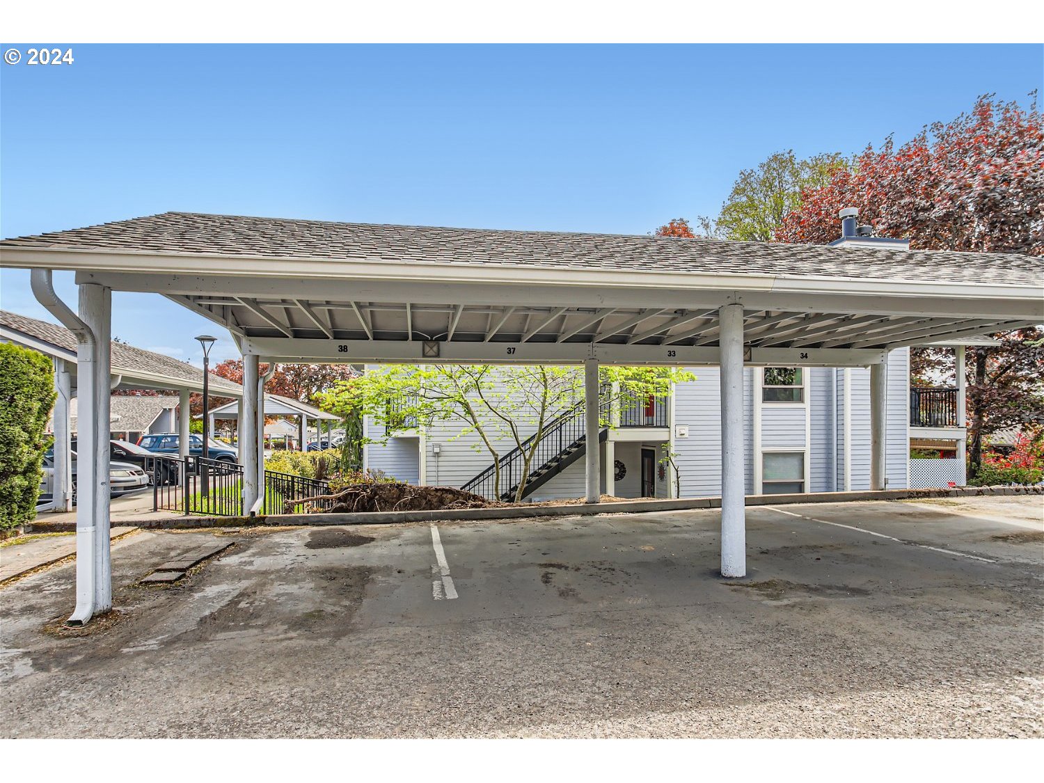 86 KINGSGATE RD D106