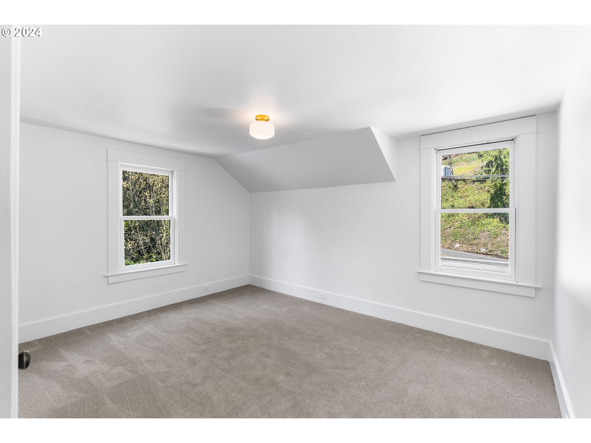 1440 SW BROADWAY DR, Portland