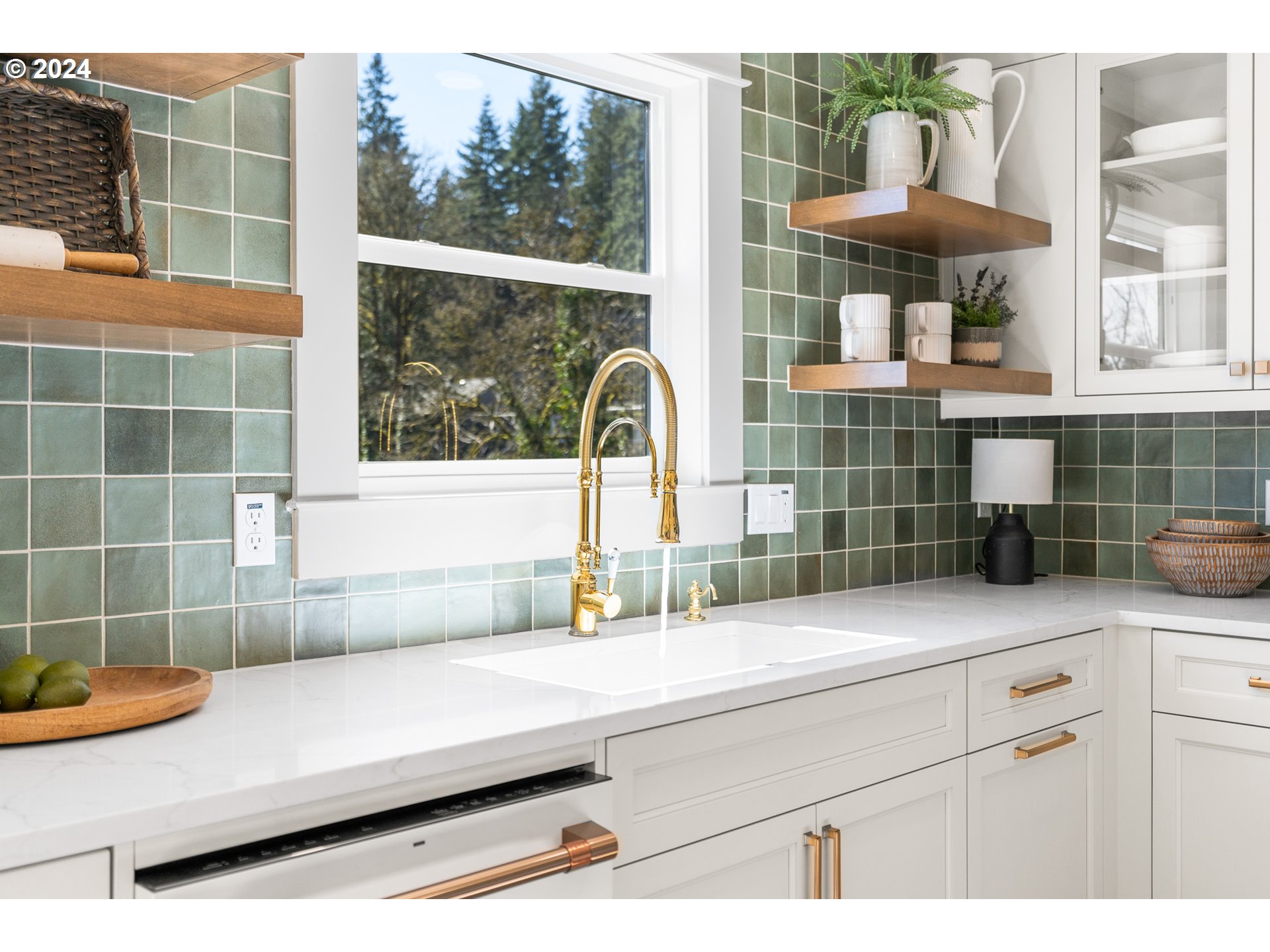 1440 SW BROADWAY DR, Portland