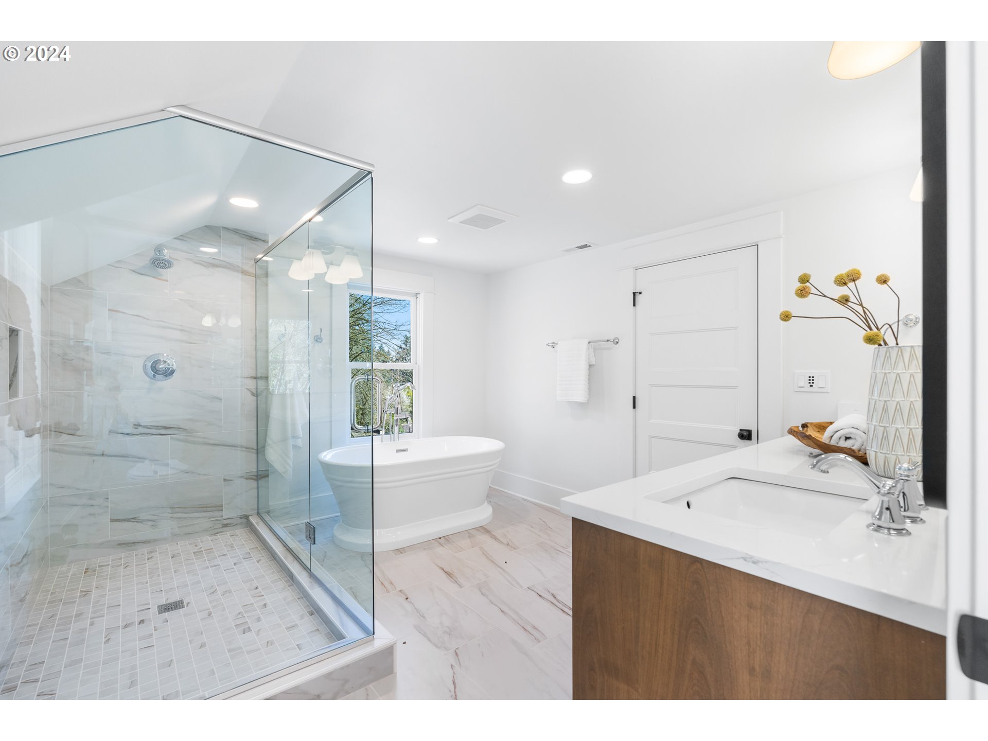 1440 SW BROADWAY DR, Portland