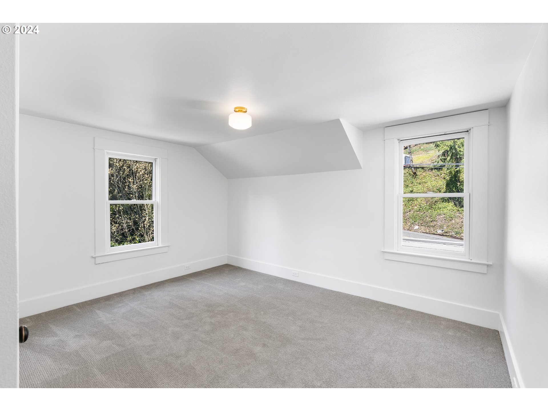 1440 SW BROADWAY DR, Portland