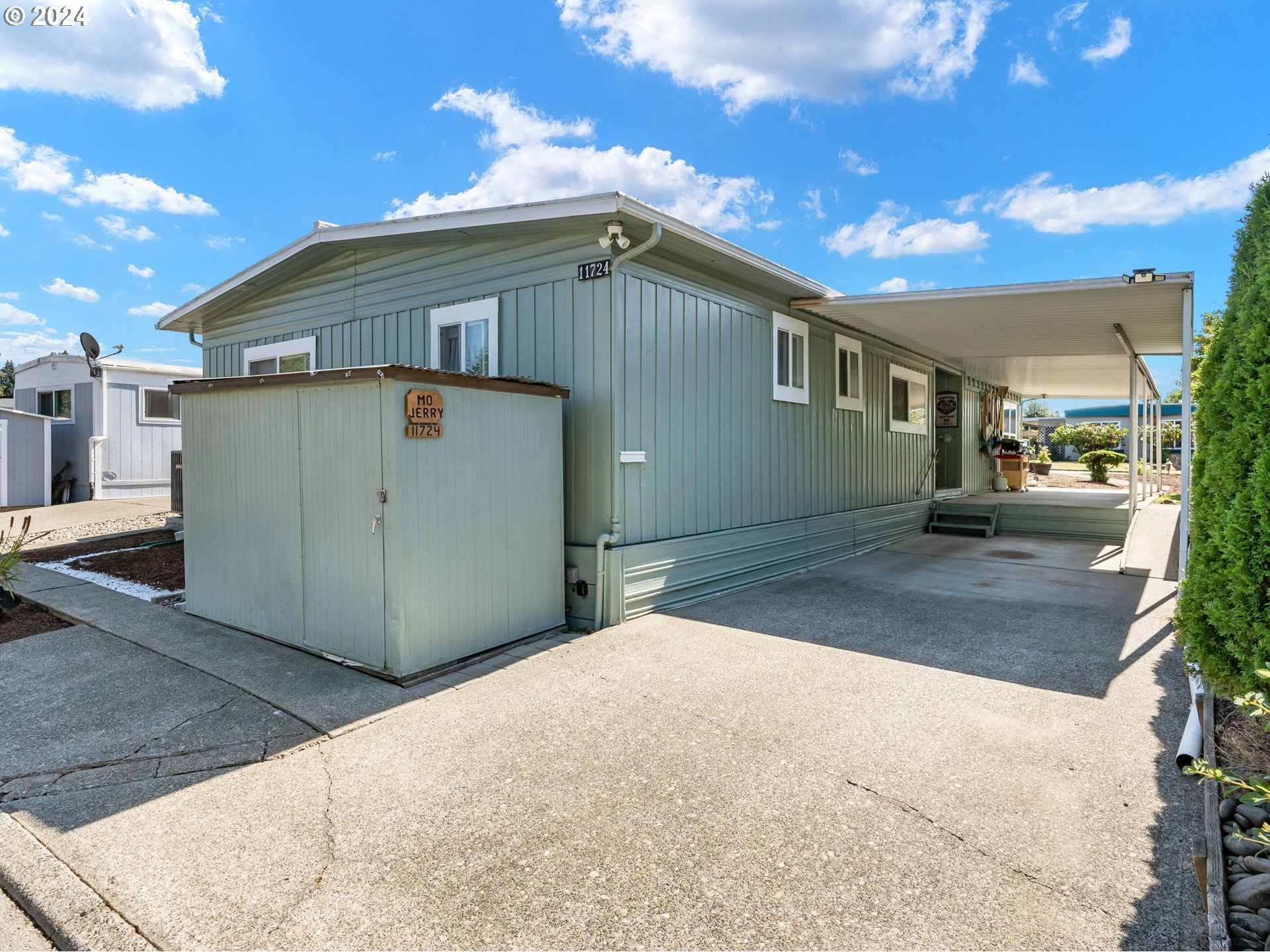 11724 SW ROYAL VILLA DR
