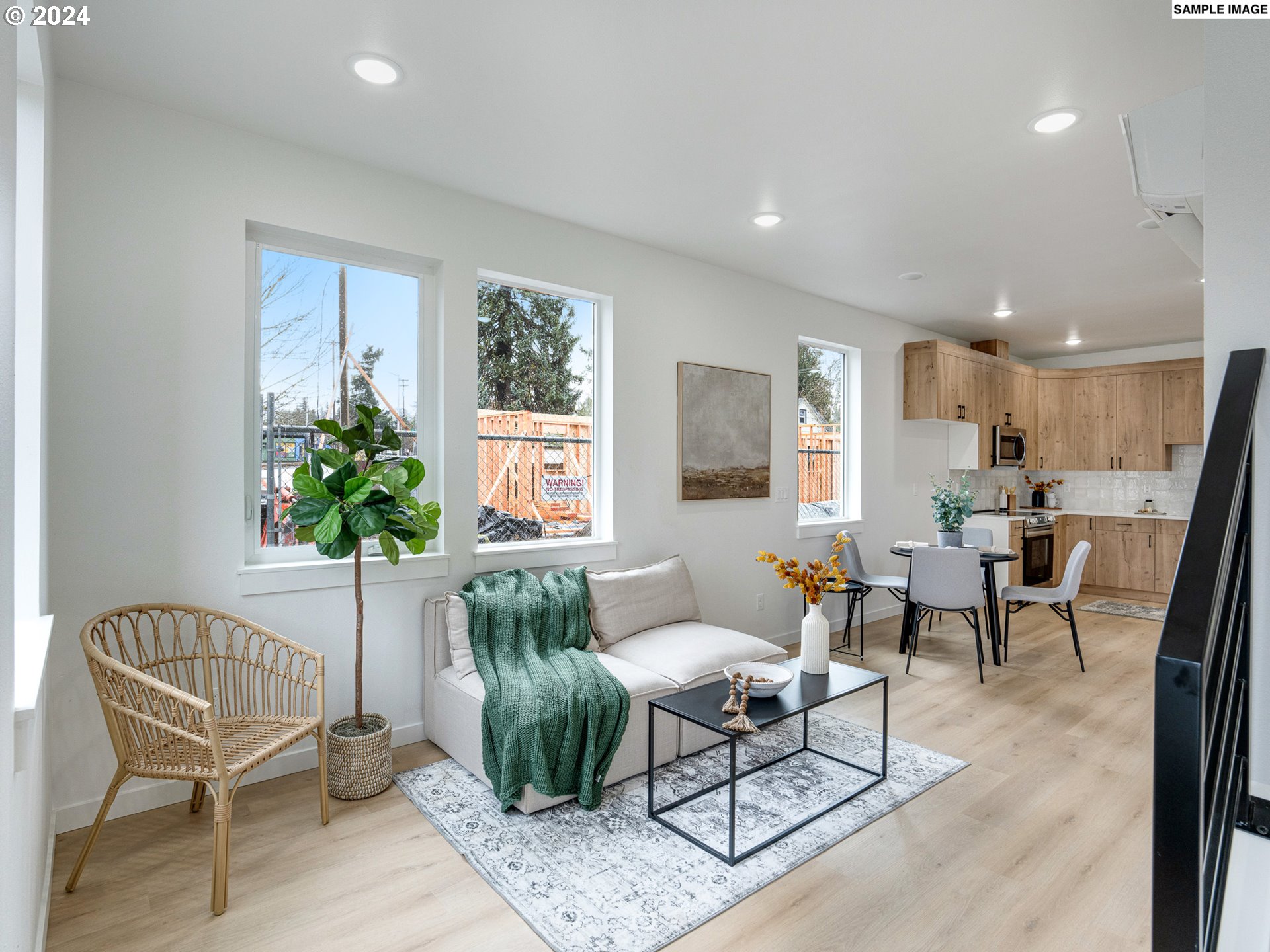 4861 NE Cully BLVD 3