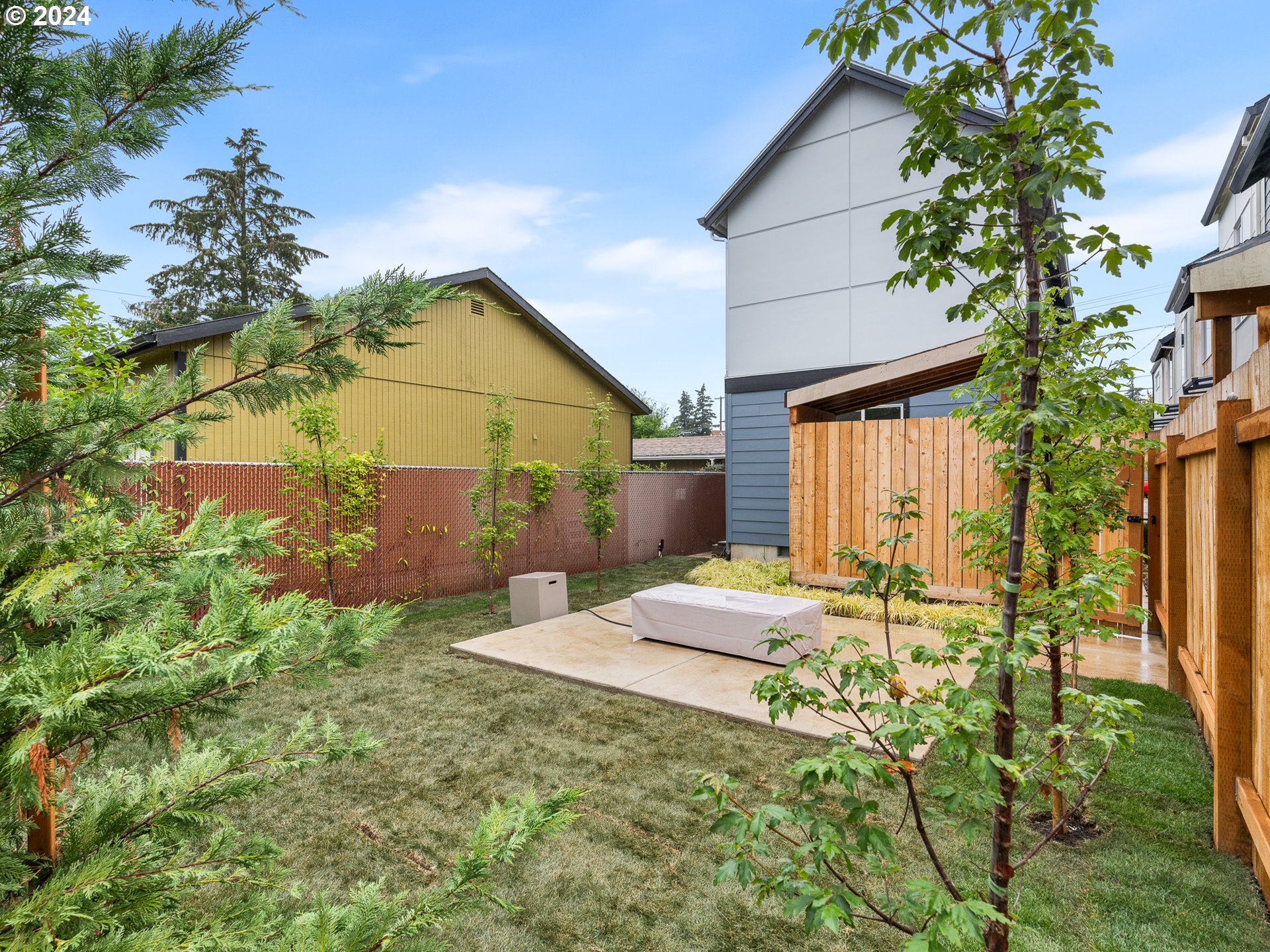 4861 NE Cully BLVD 3