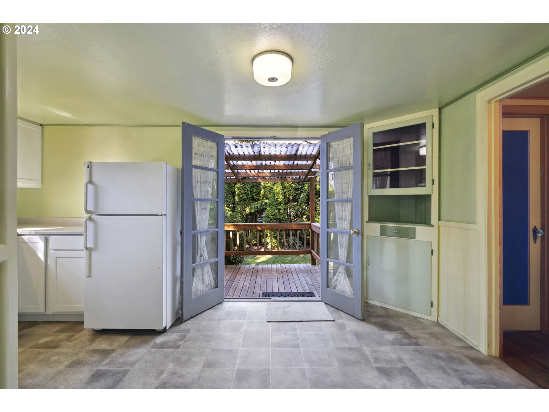 2829 SW SPRING GARDEN ST