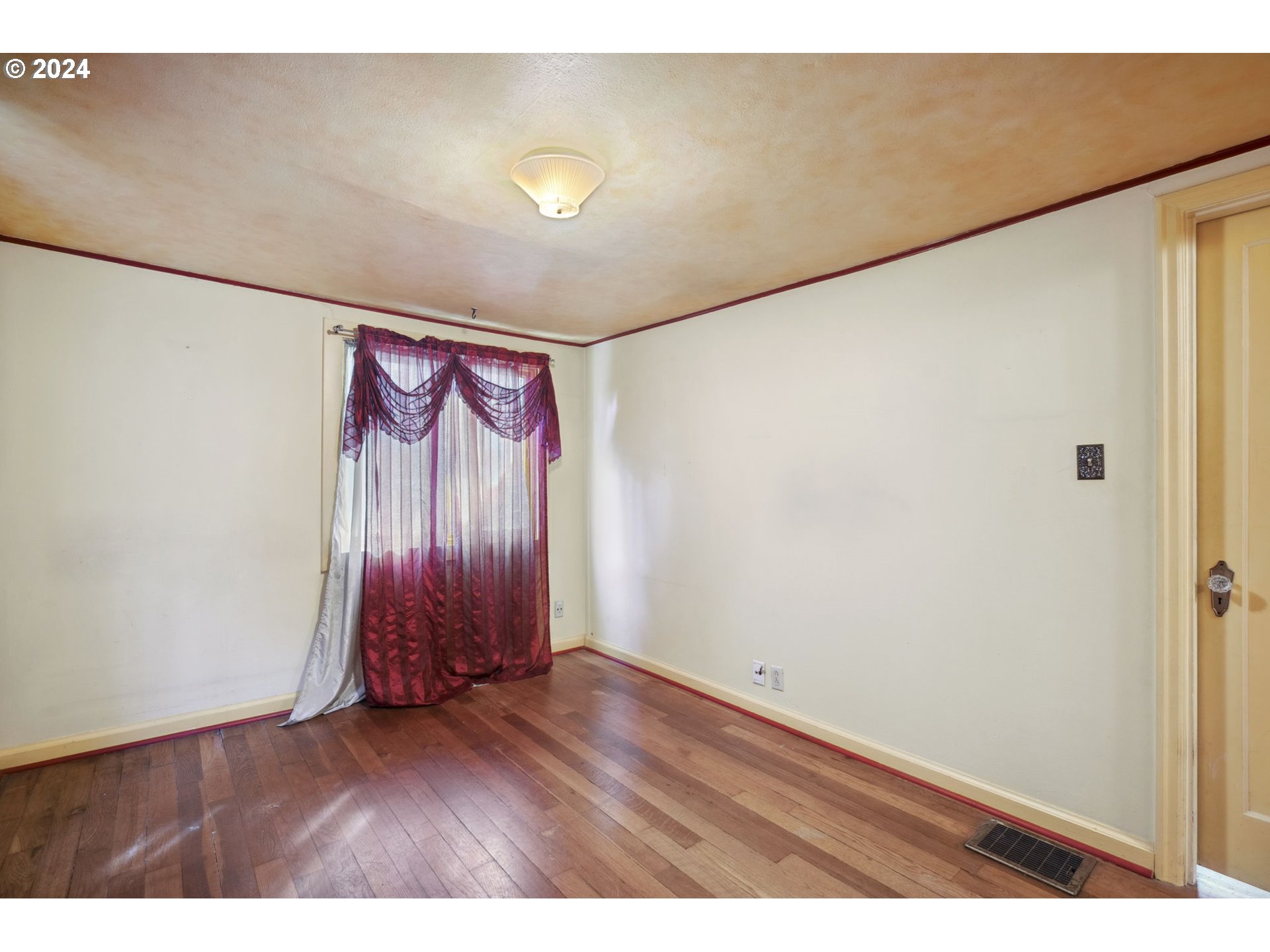 2829 SW SPRING GARDEN ST