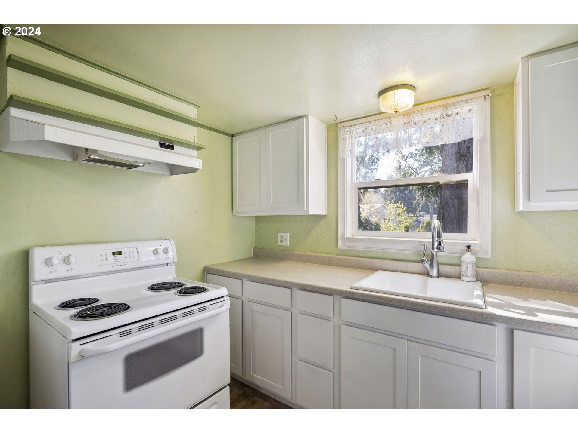 2829 SW SPRING GARDEN ST