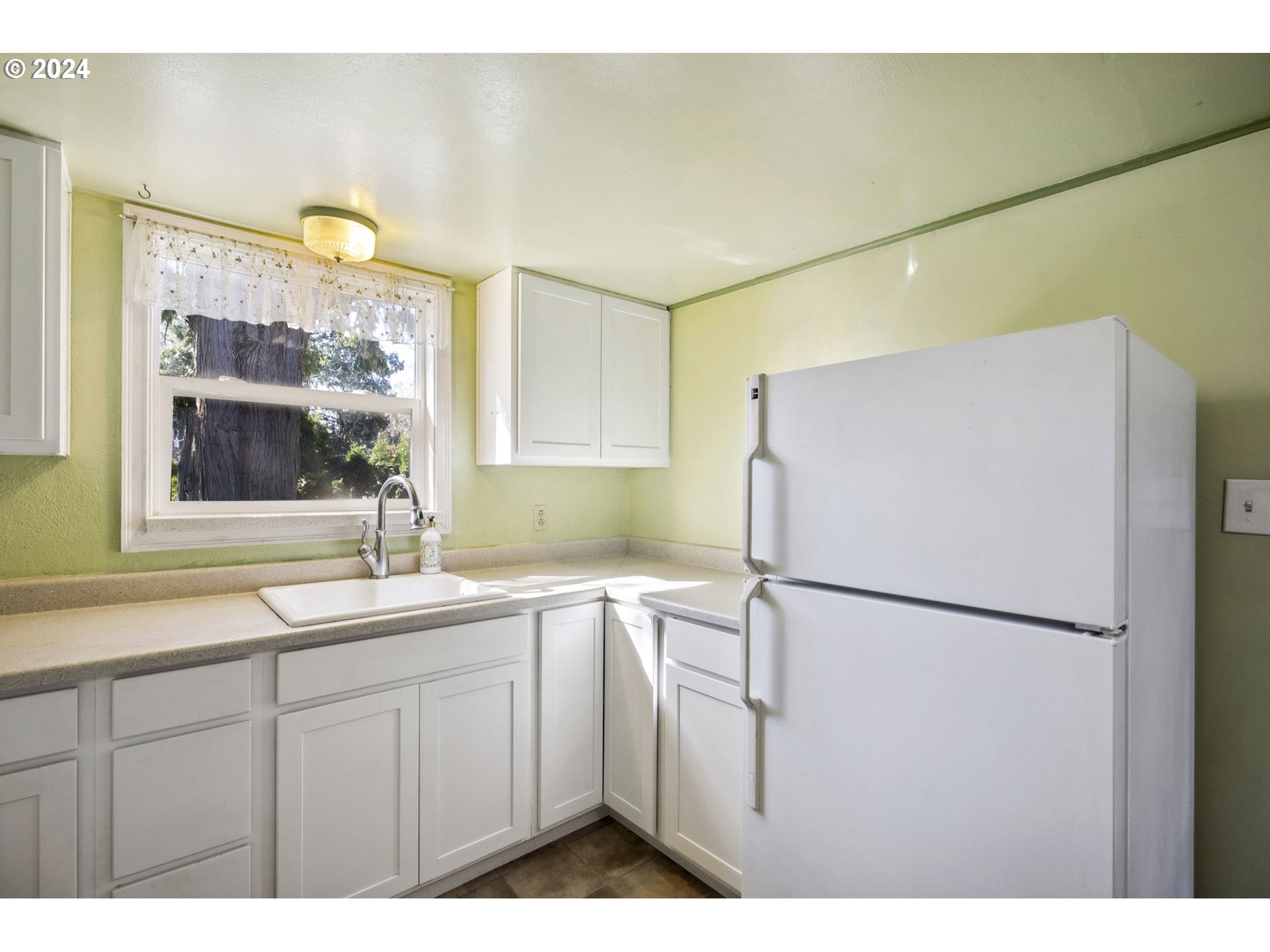 2829 SW SPRING GARDEN ST