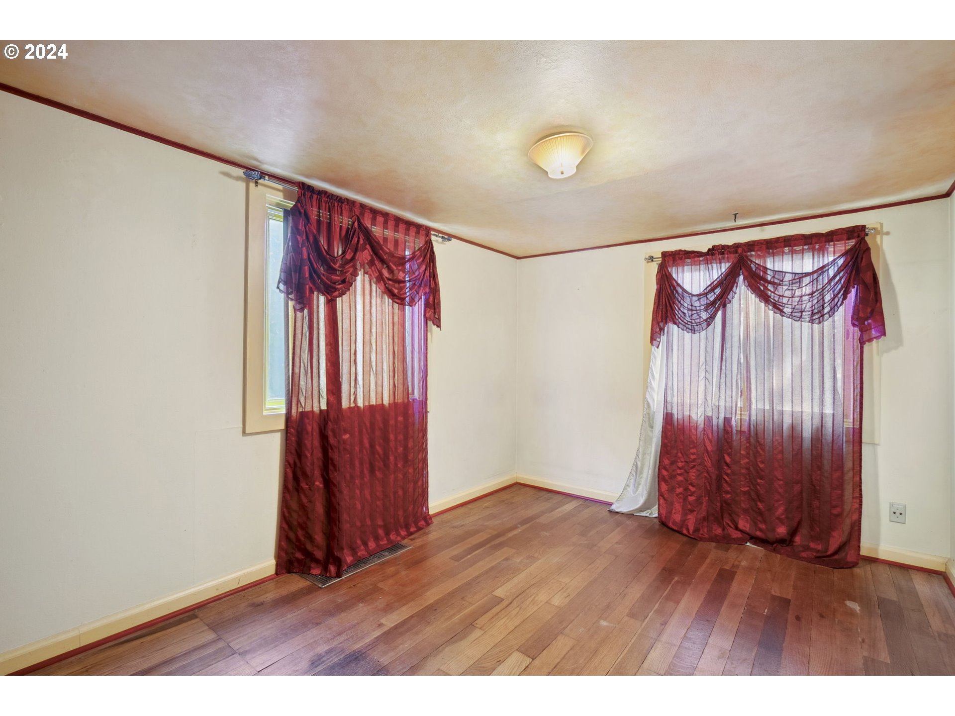 2829 SW SPRING GARDEN ST