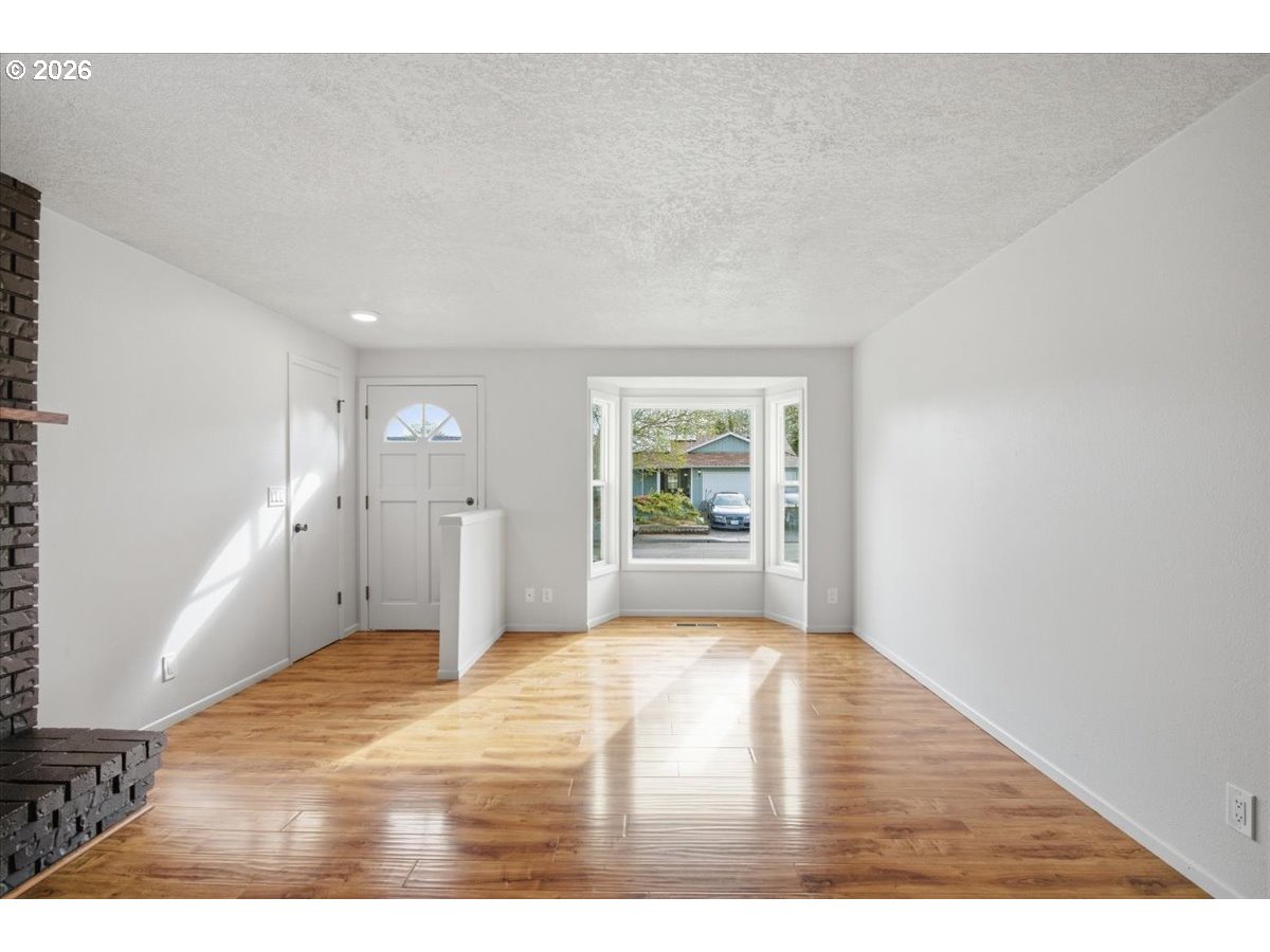 545 BALDWIN AVE NE