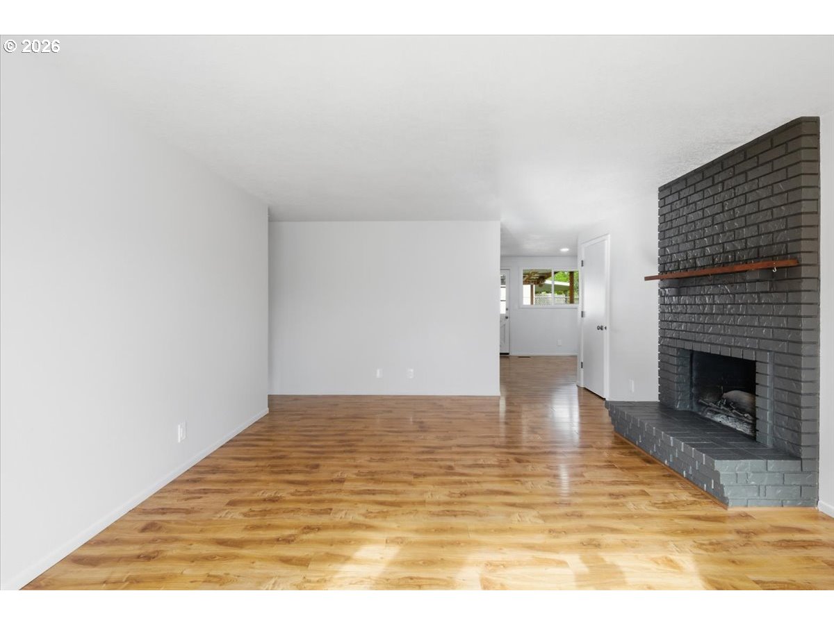 545 BALDWIN AVE NE