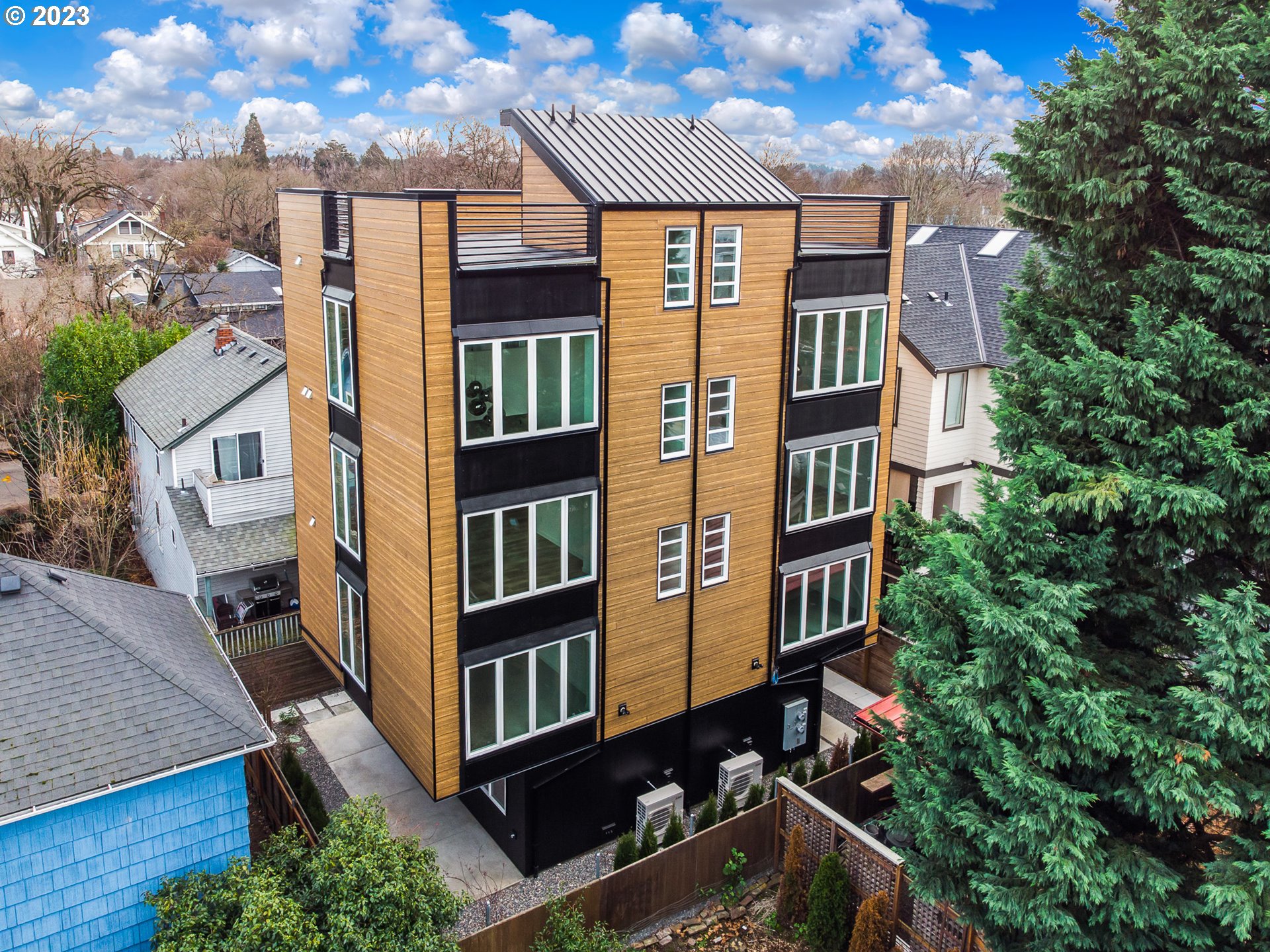 2135 SE 12th AVE, Portland