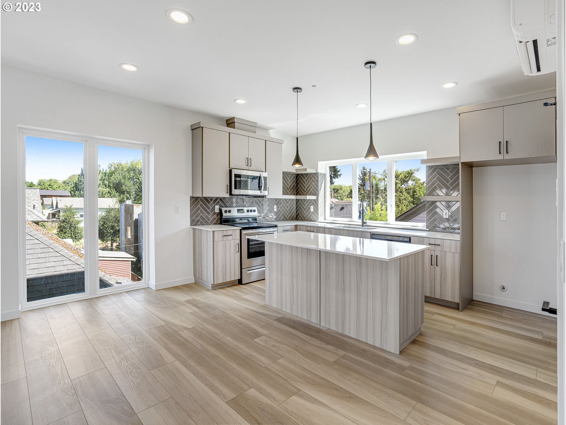 2135 SE 12th AVE, Portland