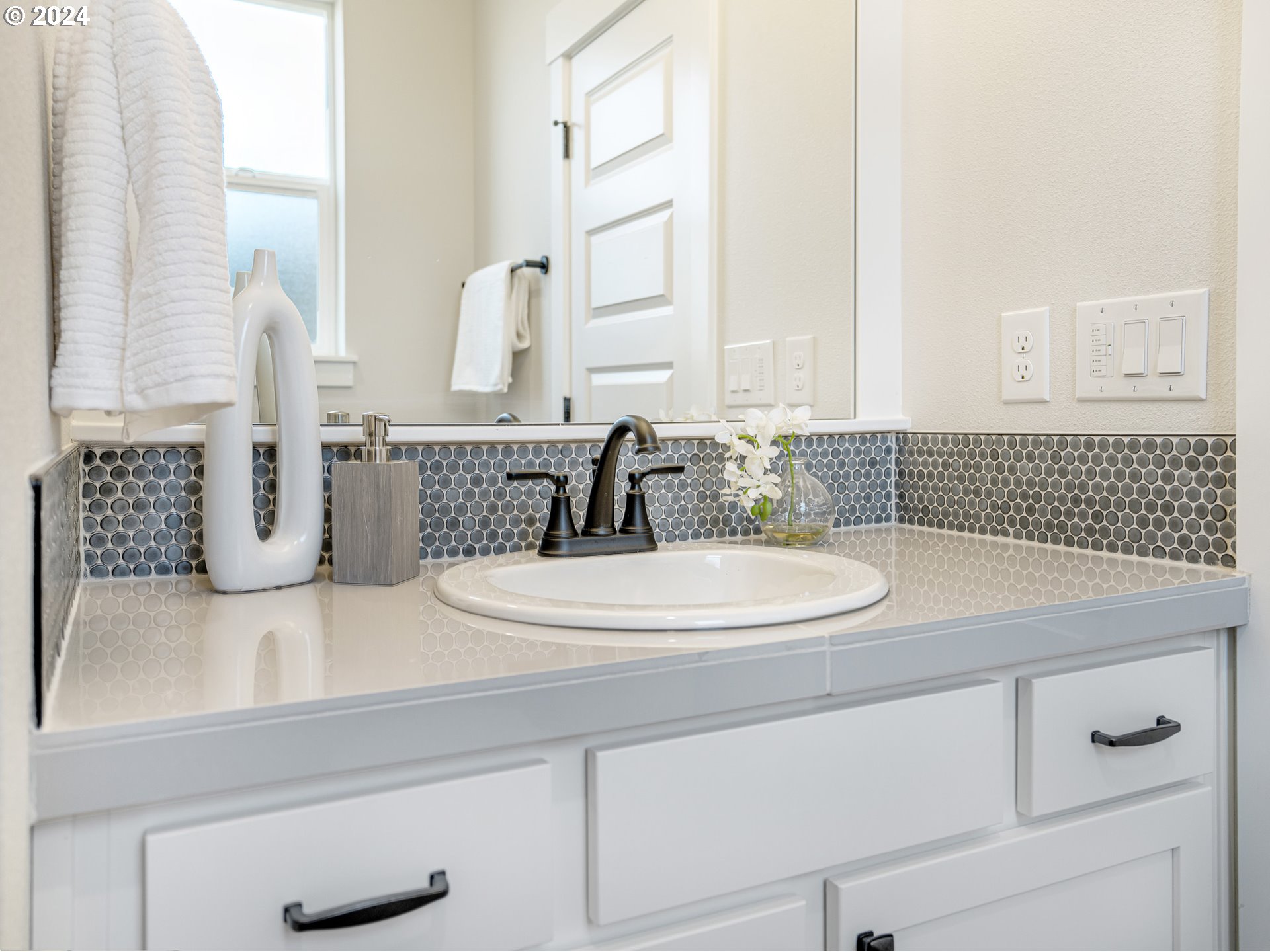 9550 N Allegheny AVE