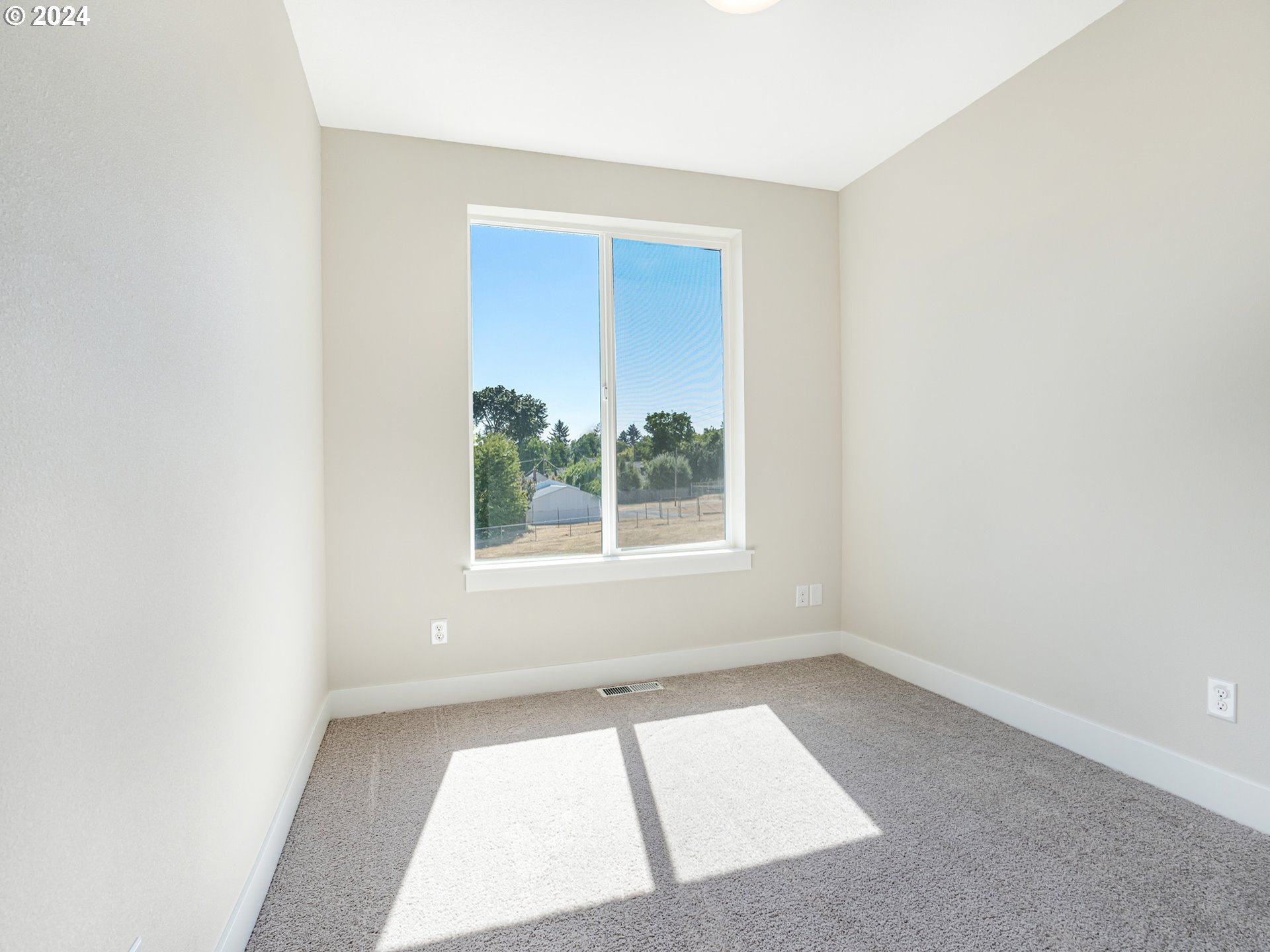 9550 N Allegheny AVE