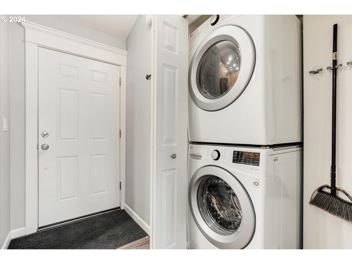 10090 SW BEAVERTON HILLSDALE HWY Unit: 24