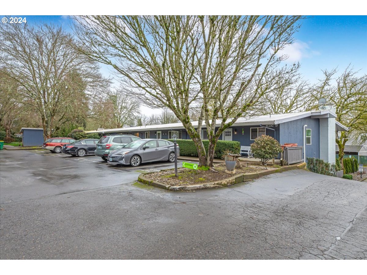 10090 SW BEAVERTON HILLSDALE HWY Unit: 24