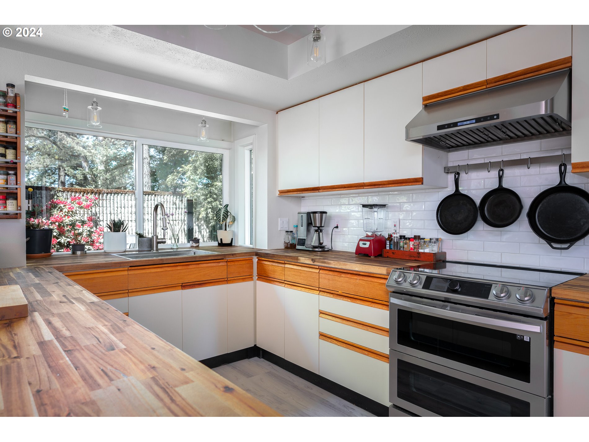 11372 SW LYNNVALE DR