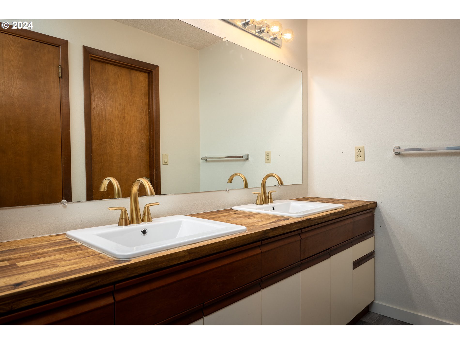 11372 SW LYNNVALE DR