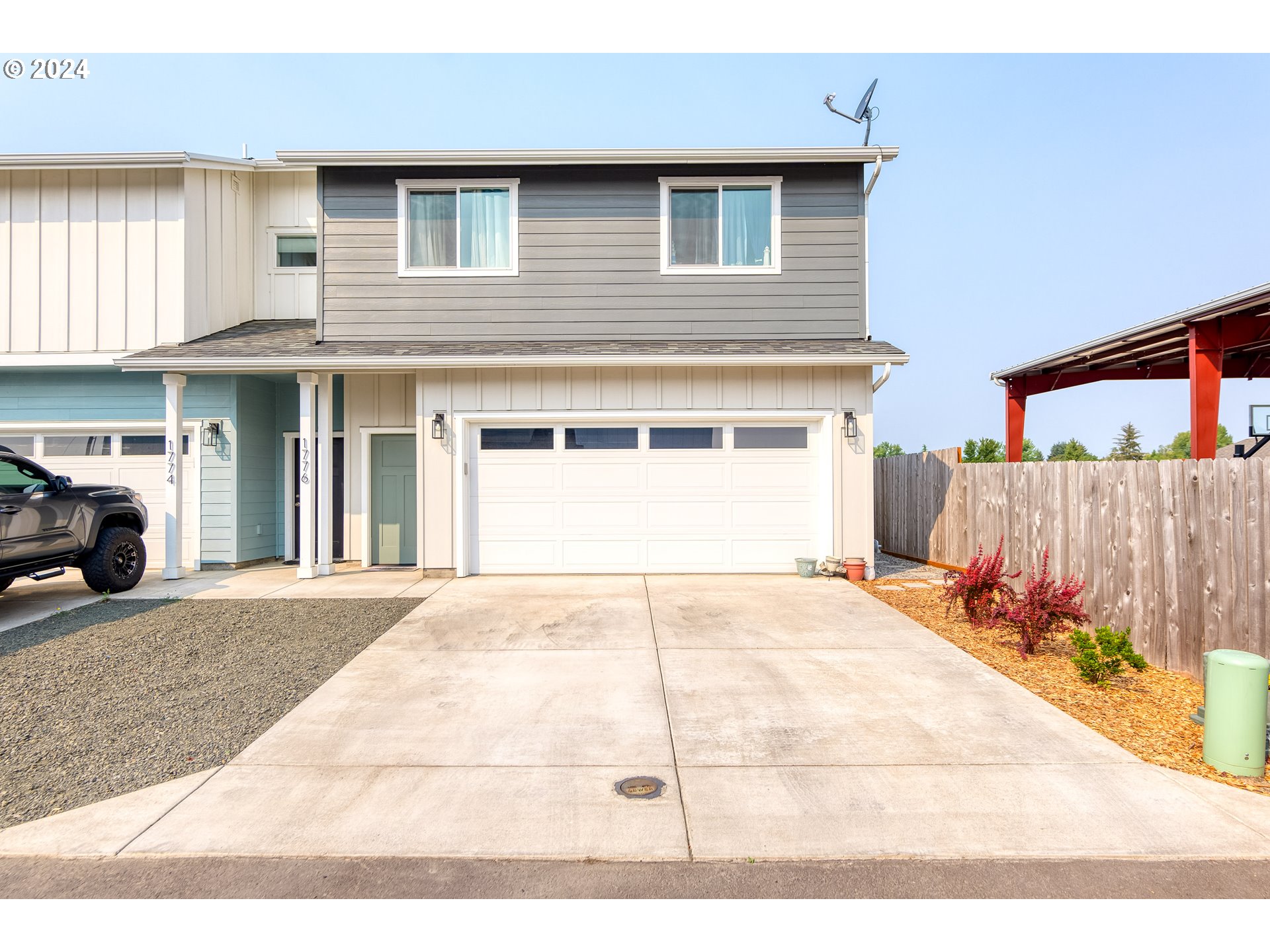 1776 SE JONATHAN AVE