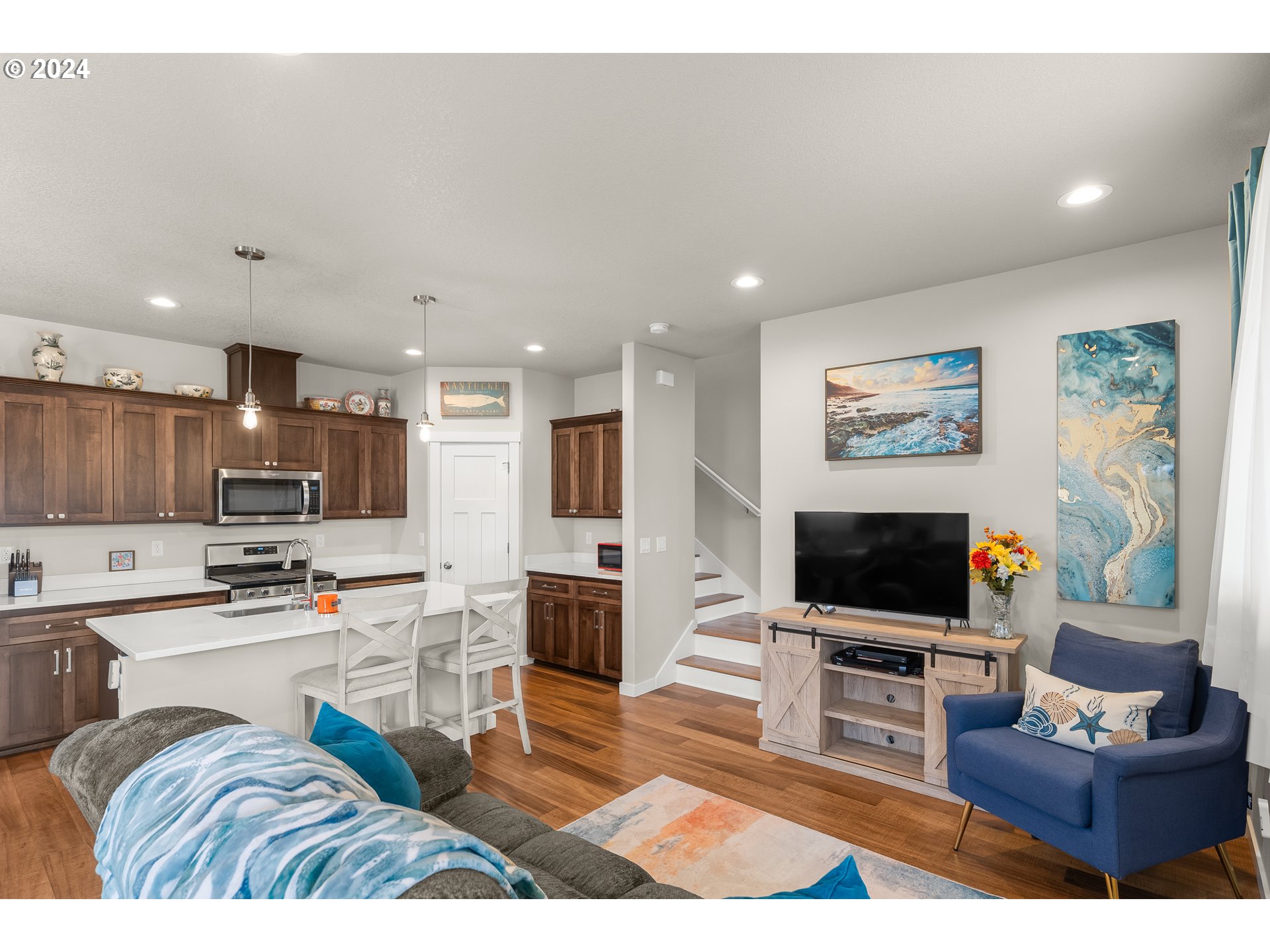 1776 SE JONATHAN AVE