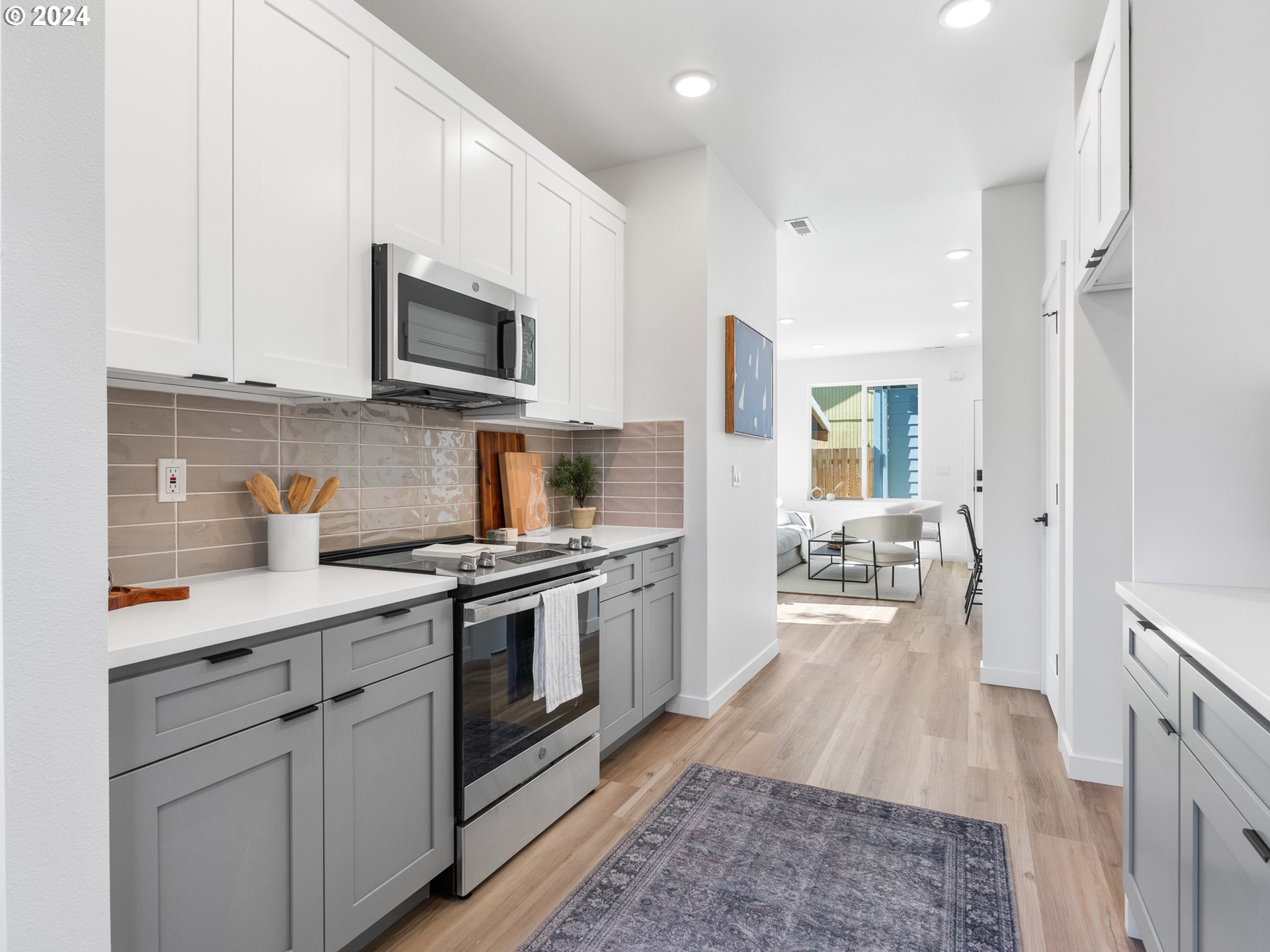 4851 NE Cully BLVD 6