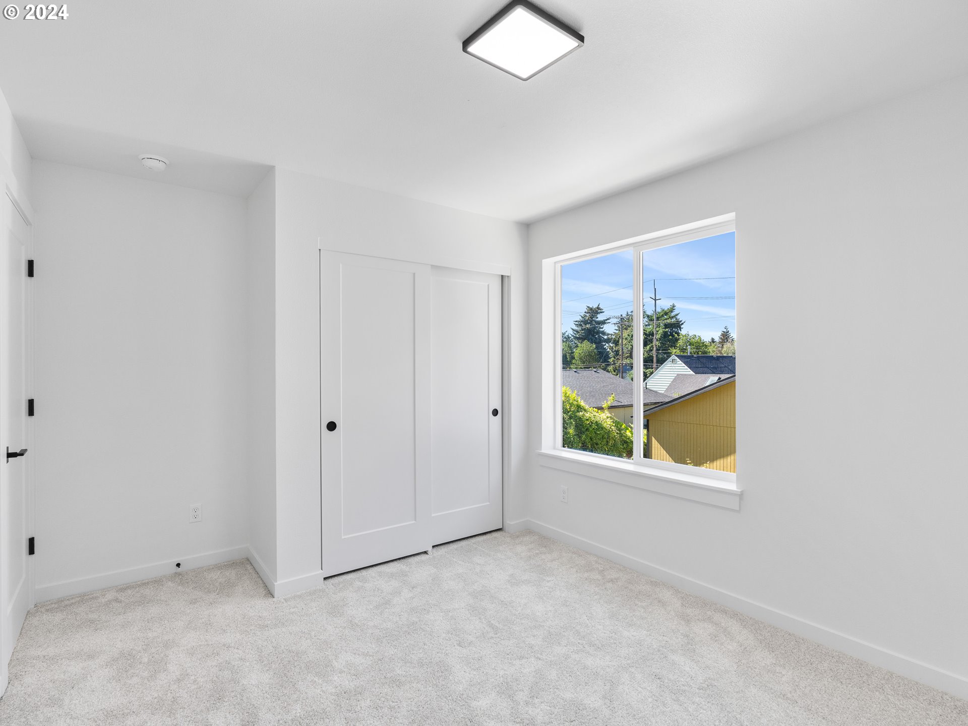 4851 NE Cully BLVD 6