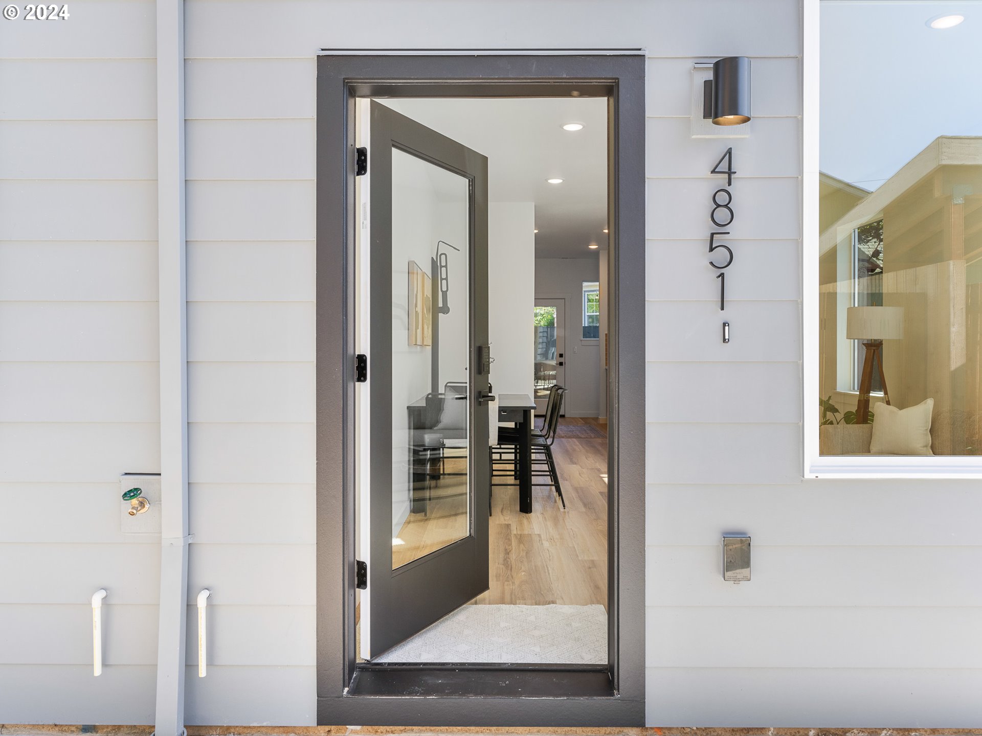 4851 NE Cully BLVD 6