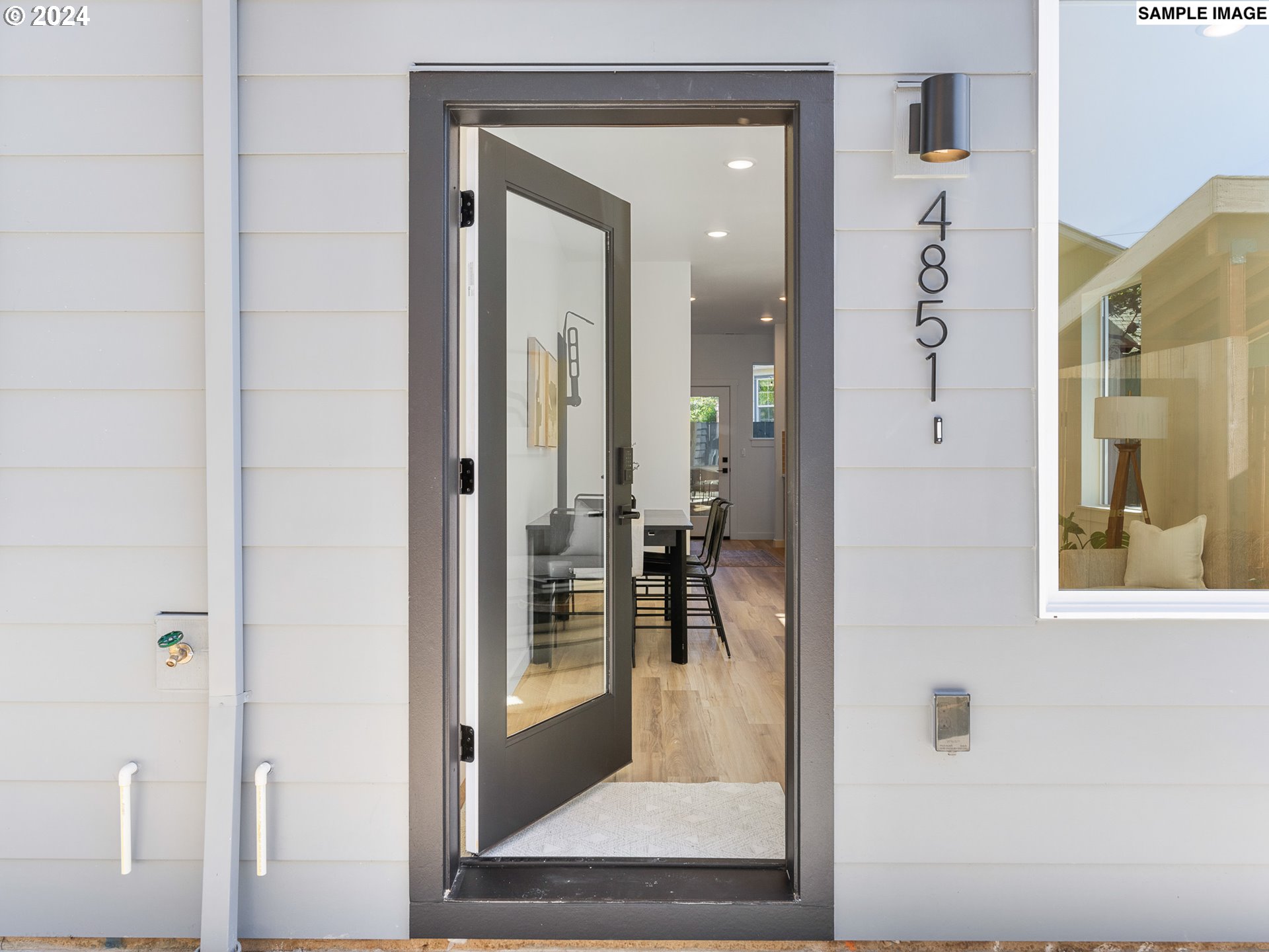 4847 NE Cully BLVD 4