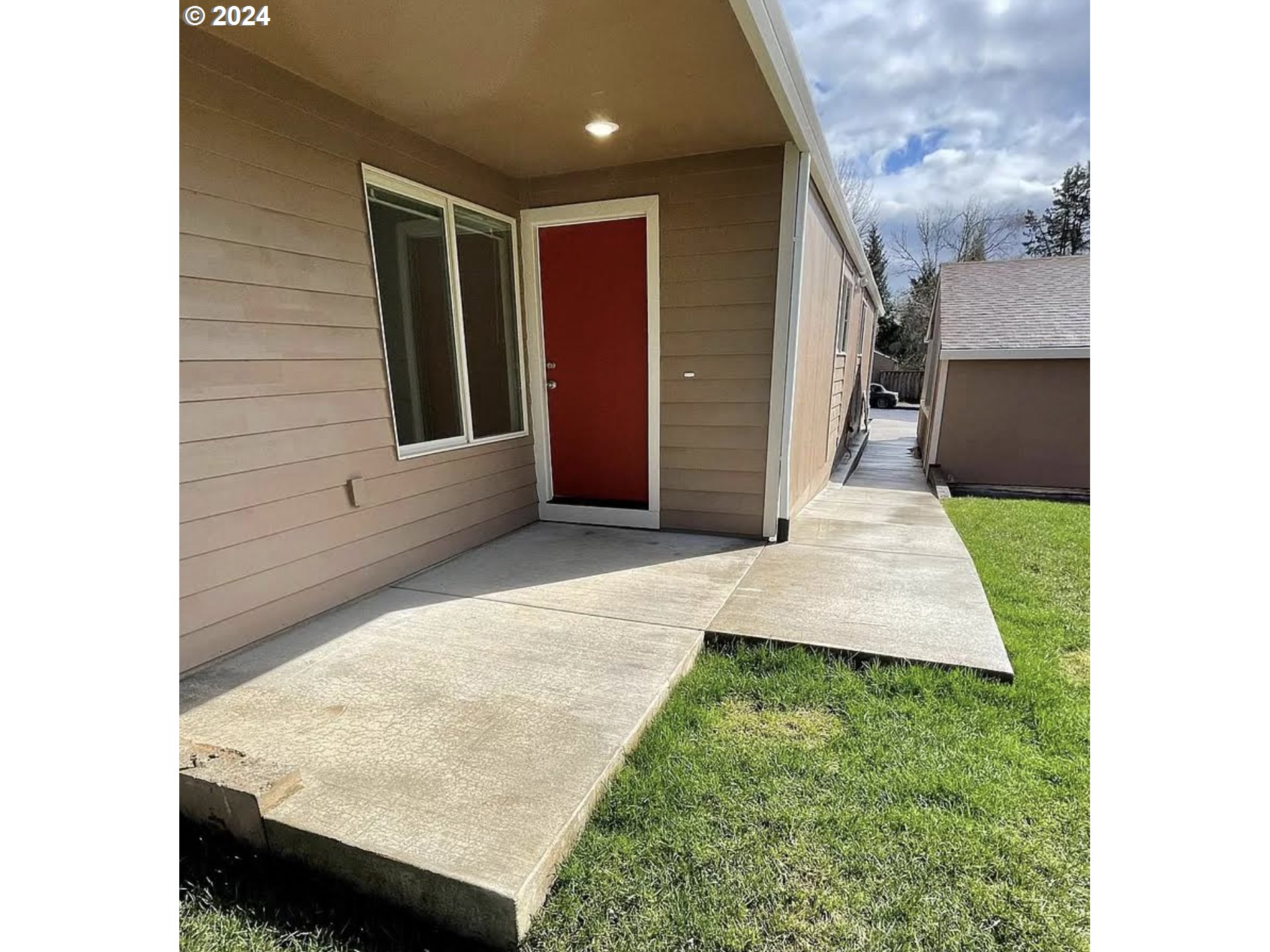 1426 VILLAGE PARK PL