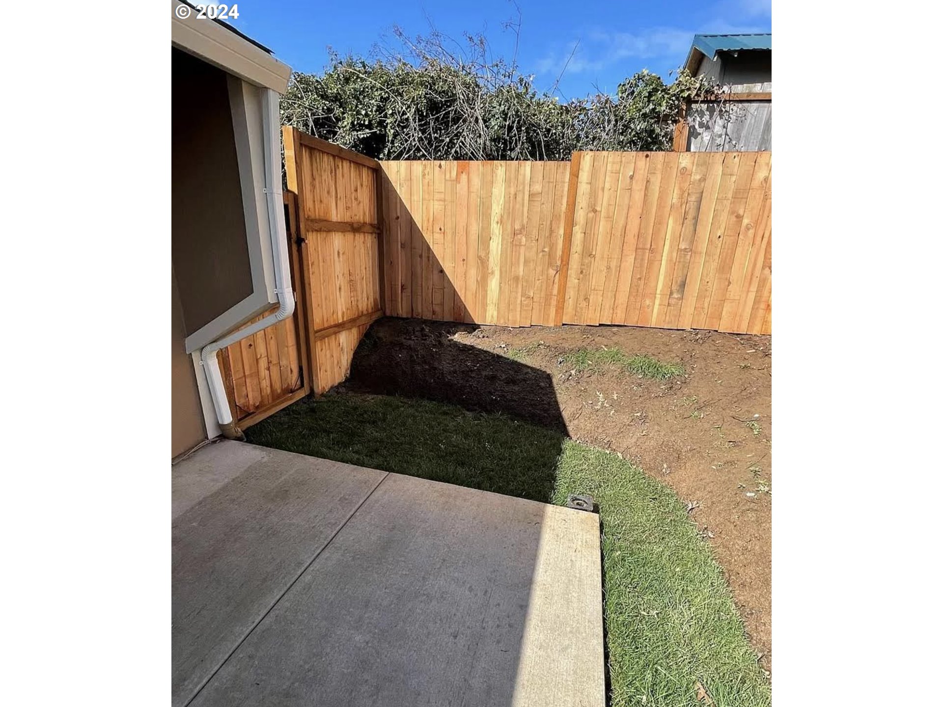 1426 VILLAGE PARK PL