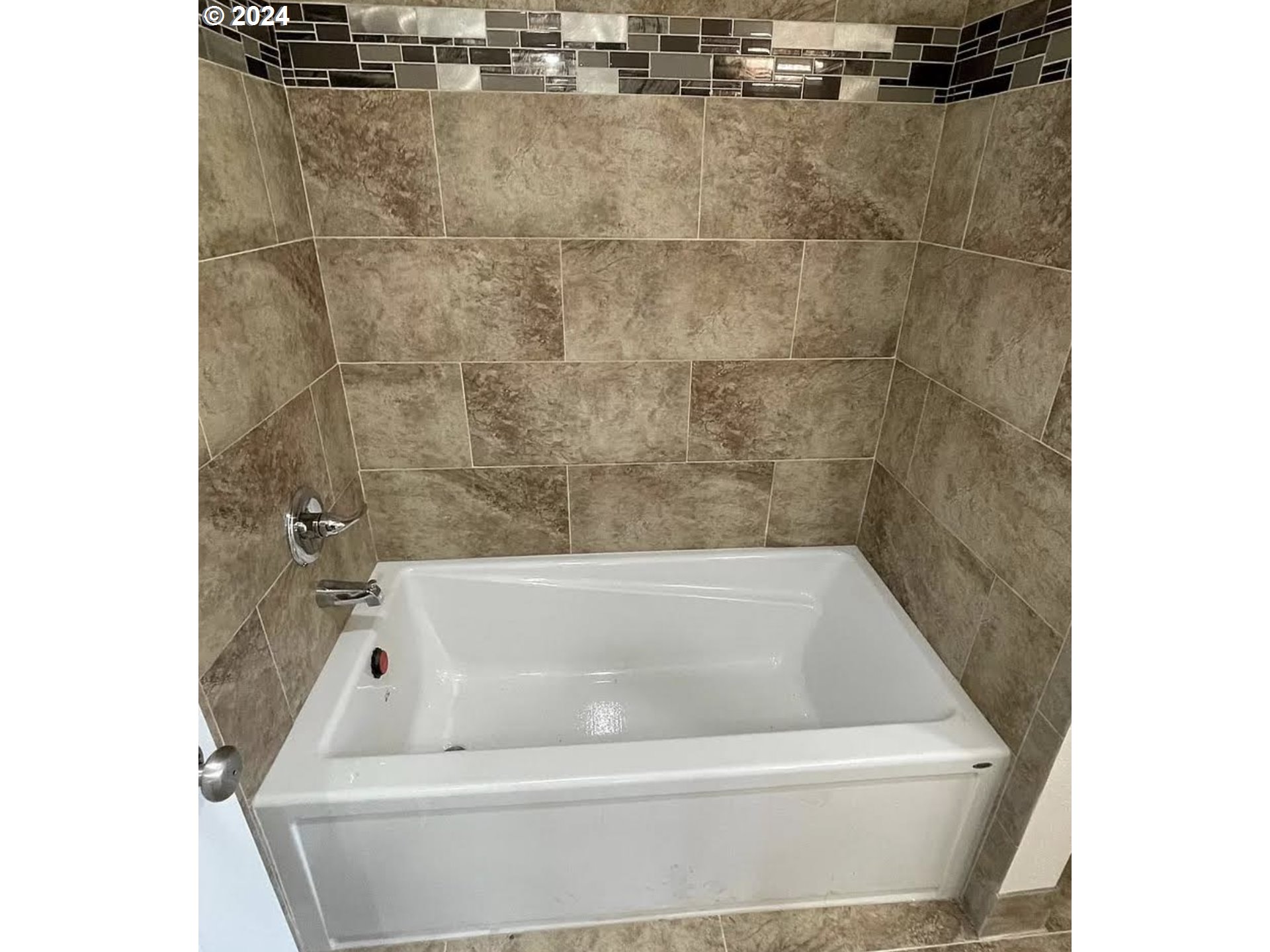 1426 VILLAGE PARK PL