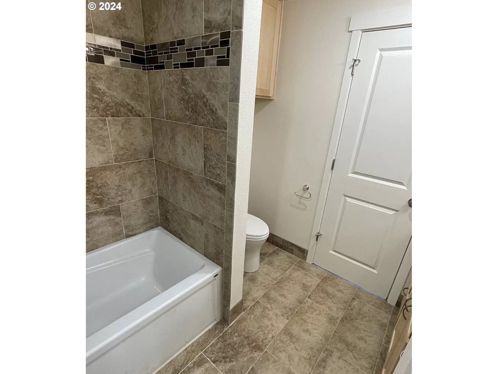 1426 VILLAGE PARK PL