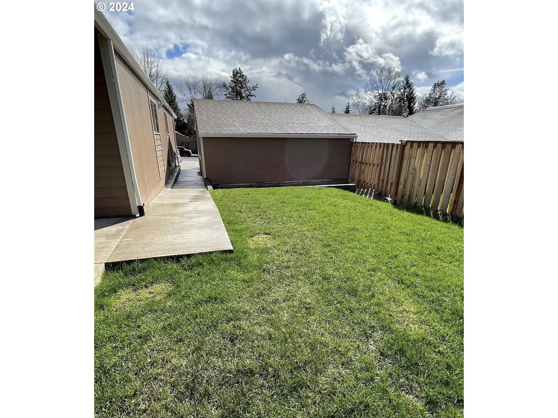 1426 VILLAGE PARK PL