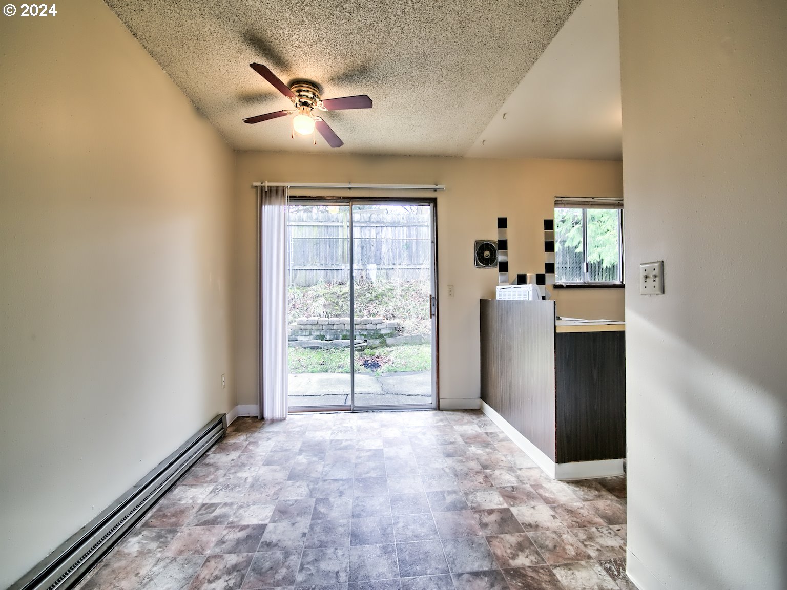 910 NW WONDERVIEW CT