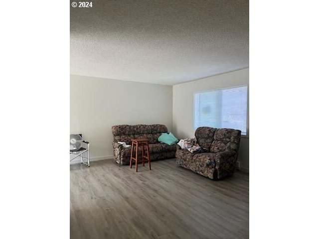 910 NW WONDERVIEW CT