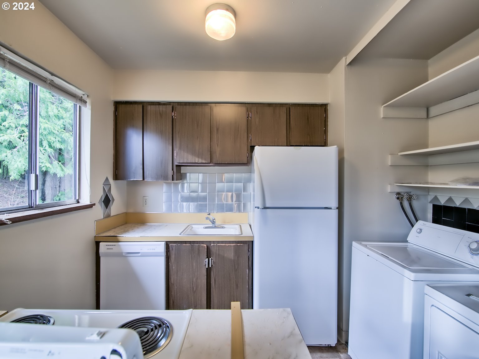 910 NW WONDERVIEW CT