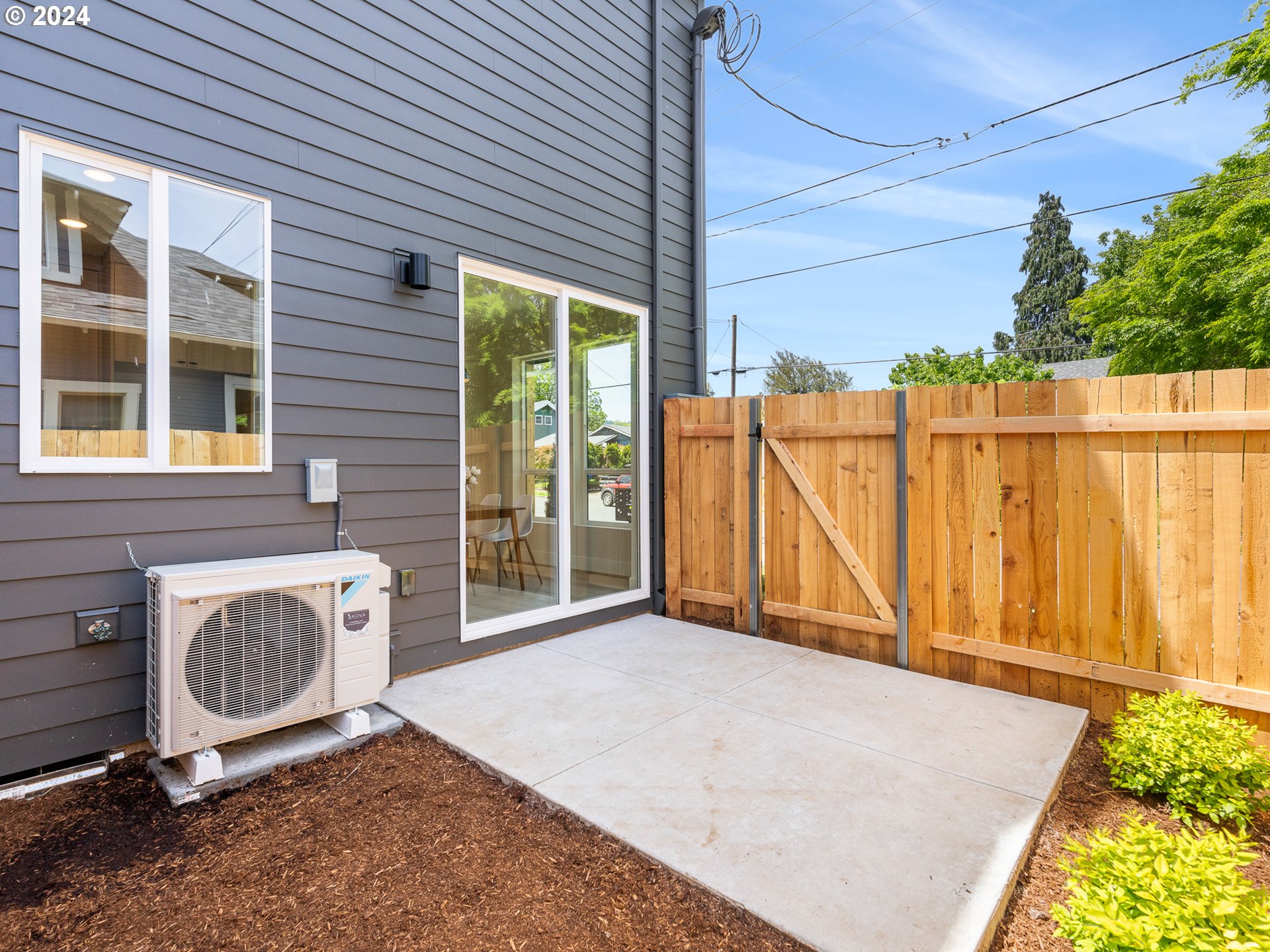 9066 N Buchanan AVE 4