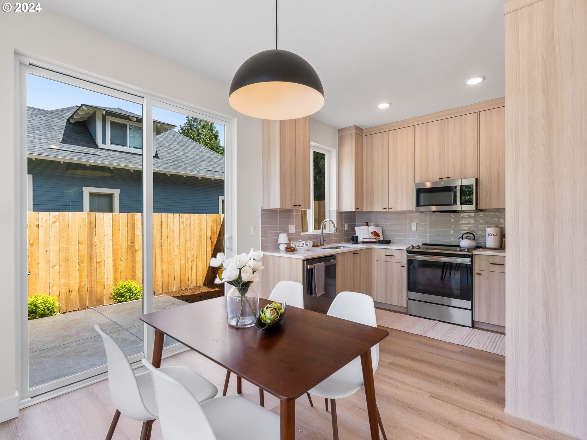 9066 N Buchanan AVE 4