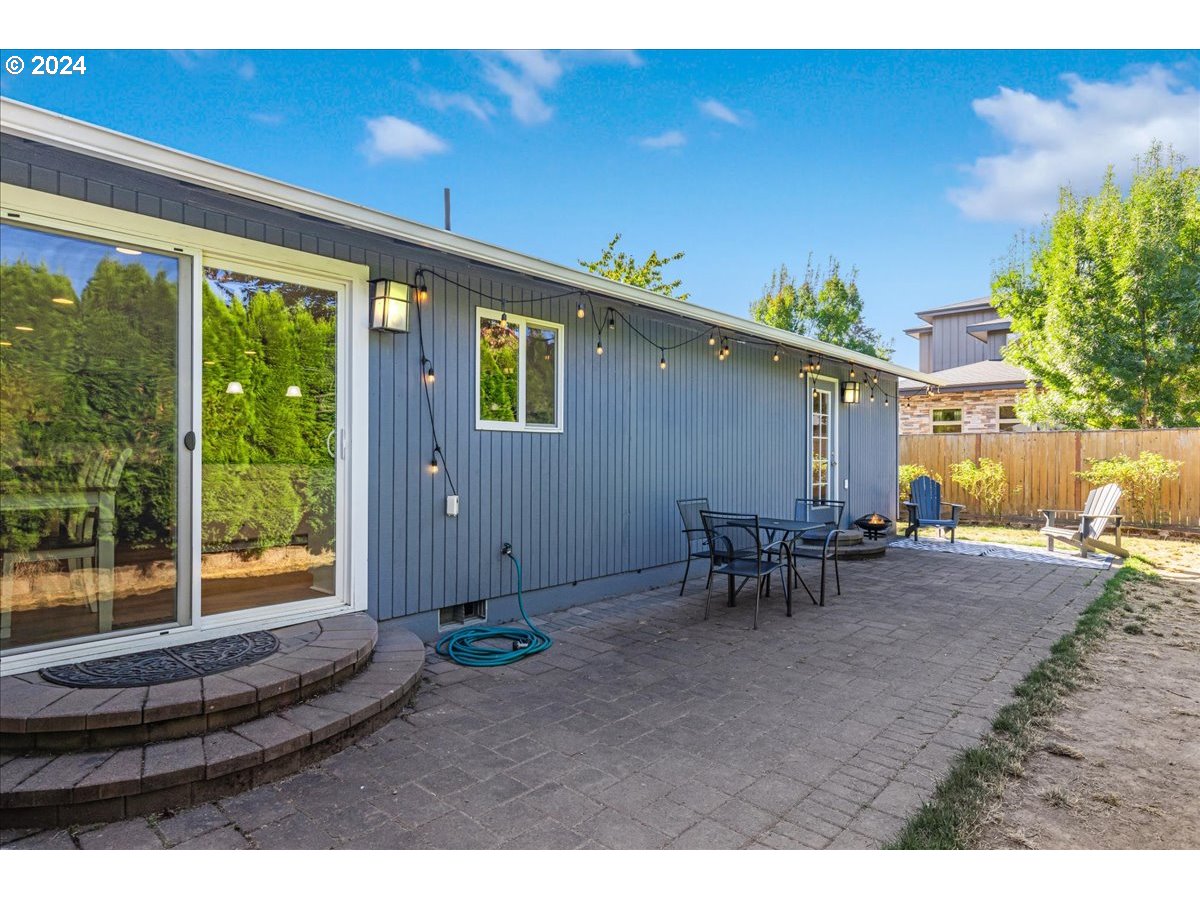 8340 SW LA MANCHA CT