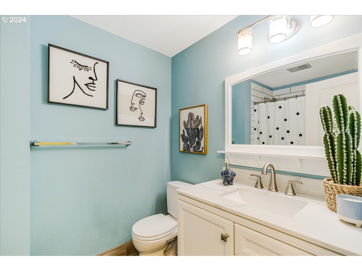 8340 SW LA MANCHA CT