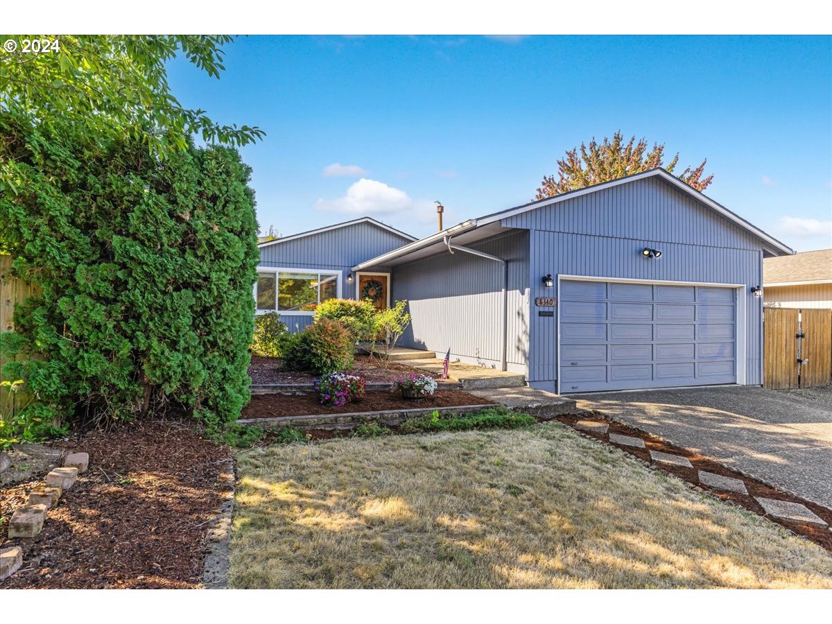 8340 SW LA MANCHA CT