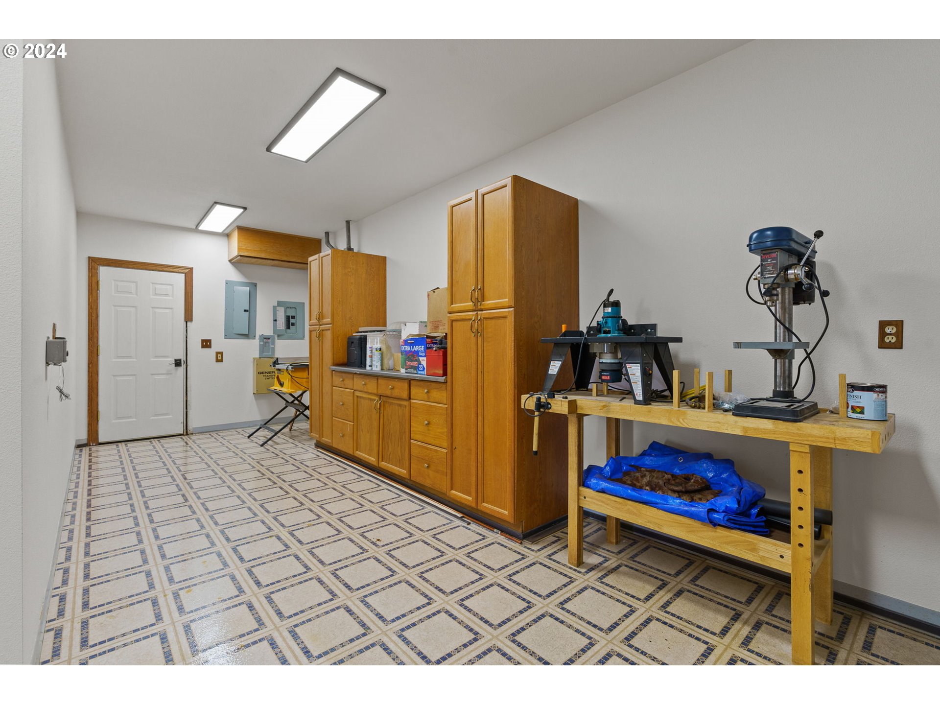 1777 SKYLAND DR, Lake Oswego