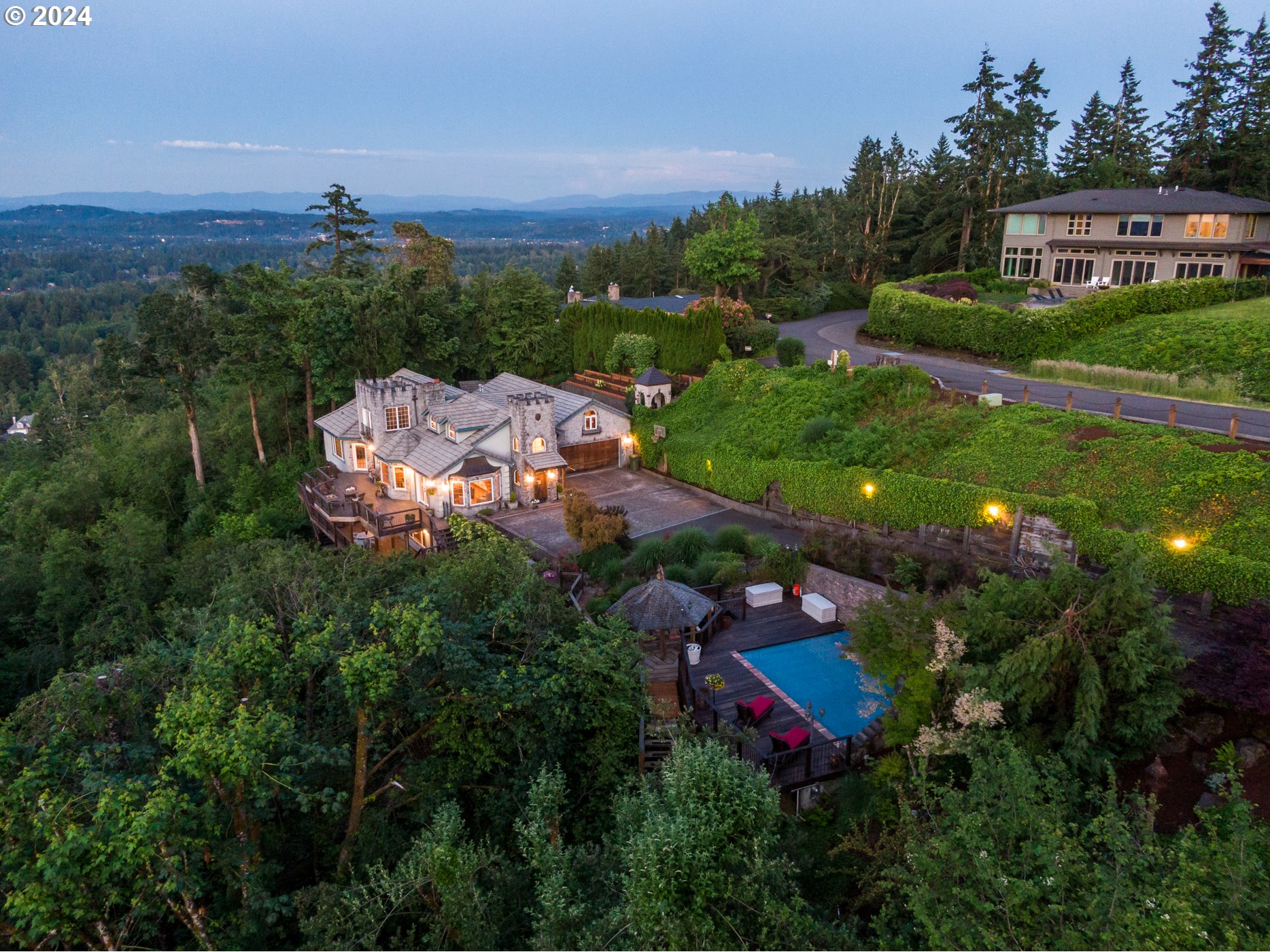 1777 SKYLAND DR, Lake Oswego
