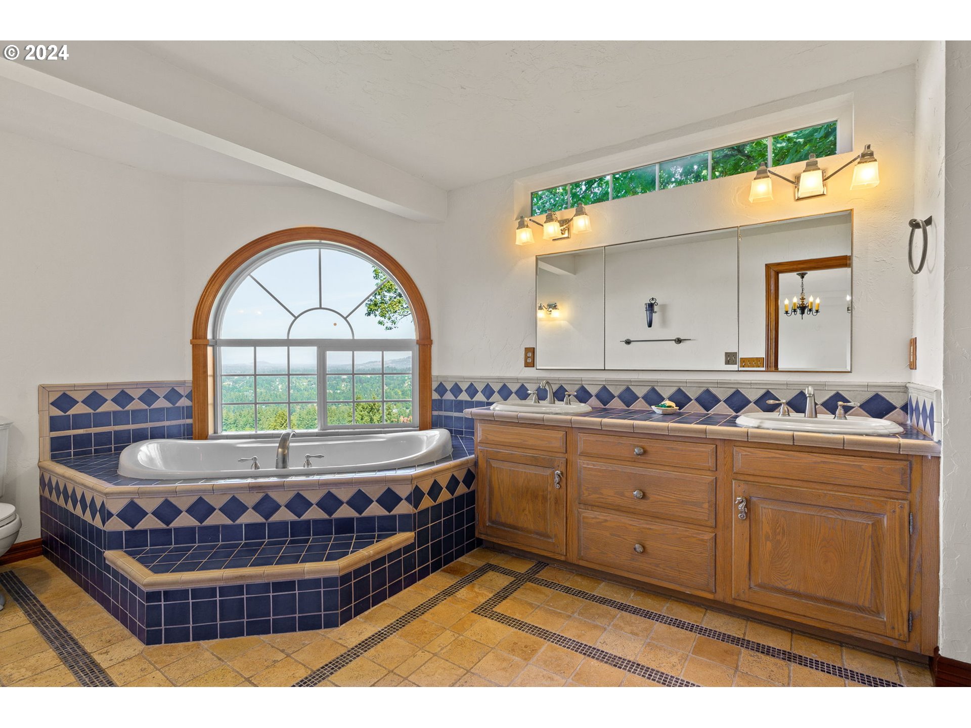 1777 SKYLAND DR, Lake Oswego